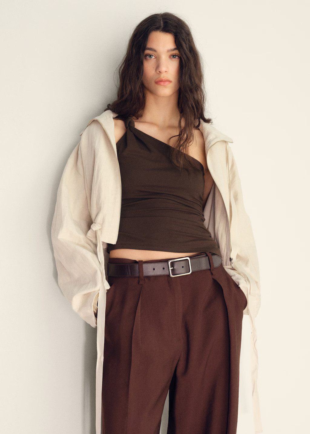 Asymmetrical top with knot detail - Women | MANGO United Kingdom | MANGO (UK)