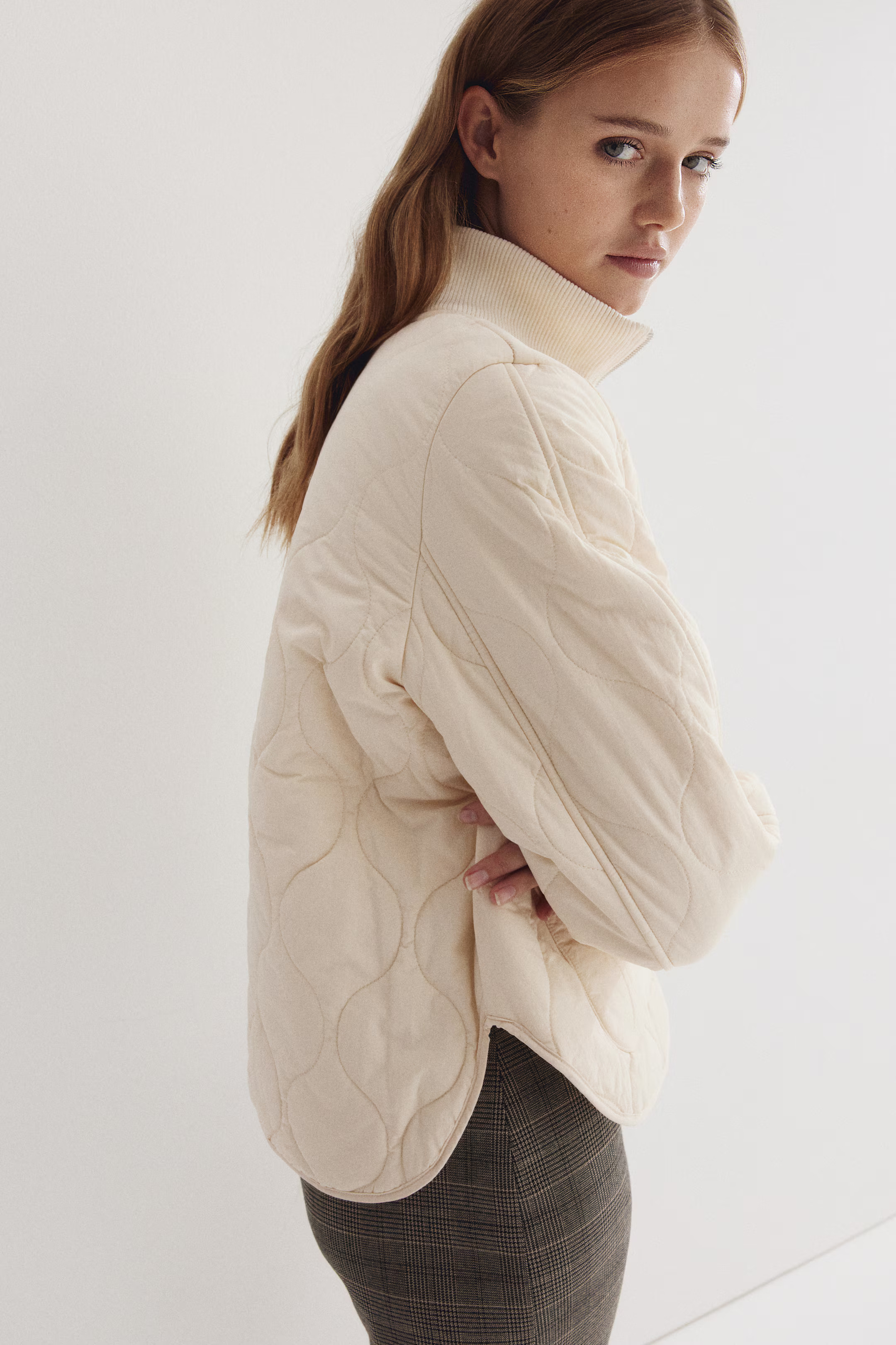 Oversized quilted jacket - Cream - Ladies | H&M GB | H&M (UK, MY, IN, SG, PH, TW, HK)