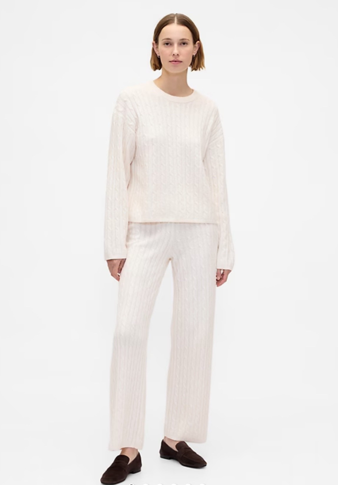 The Gap CashSoft line is my favourite for cozy season and now you can get some gorgeous matching sweater and pants sets for 50% off! 
.
.
.
.
.
Cable knit sweater lounge loungewear matching set gift gifting season Christmas holiday pajamas pjs comfy scarf hat 

#LTKsale #LTKstyletip #LTKholiday