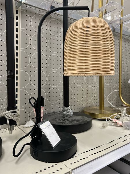 The cutest rattan lamp at Target!

Target find, rattan lamp, table lamp

#LTKFind #LTKhome