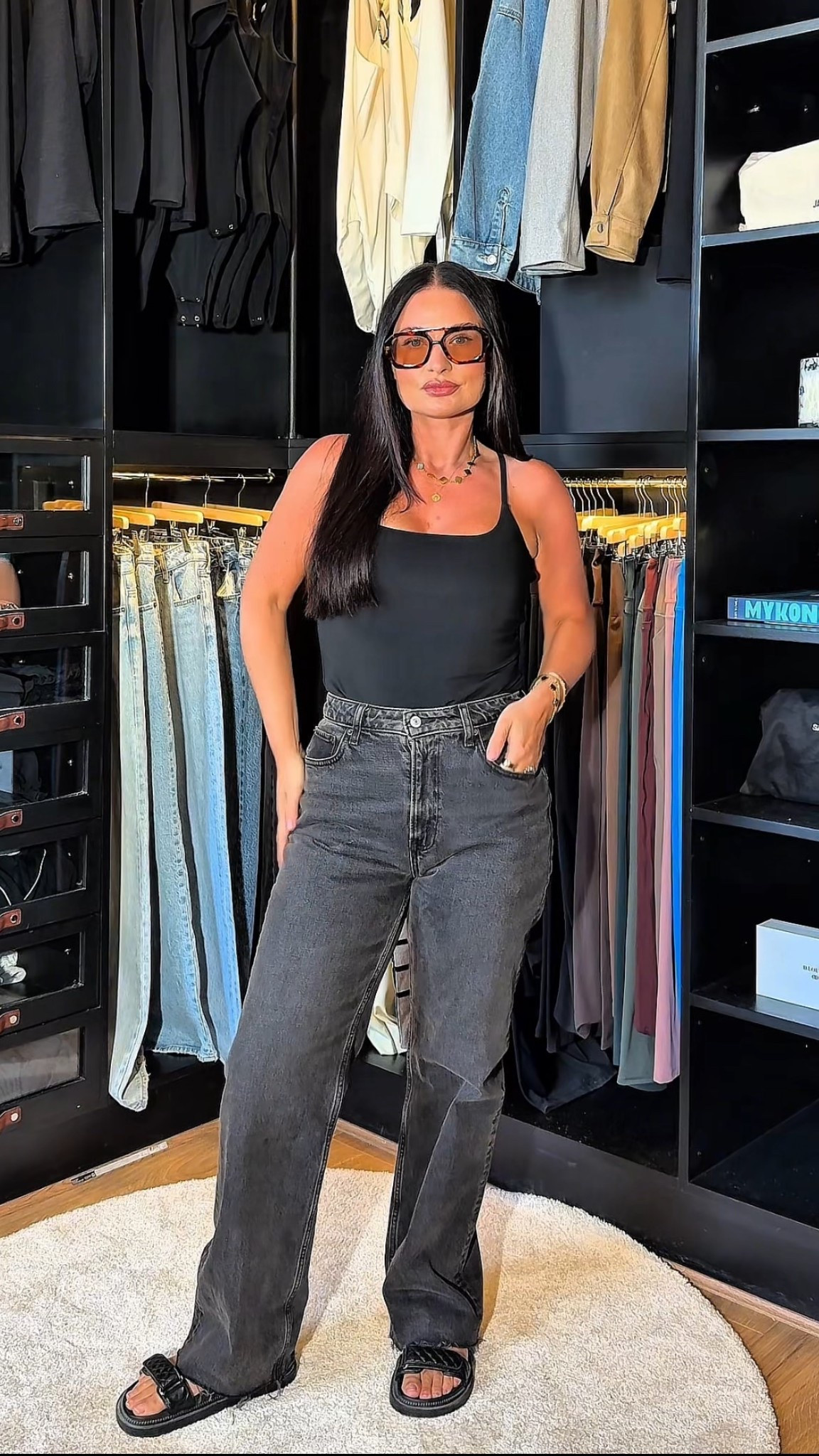 Black jeans size 27 short curve 

#LTKautumn #LTKuk