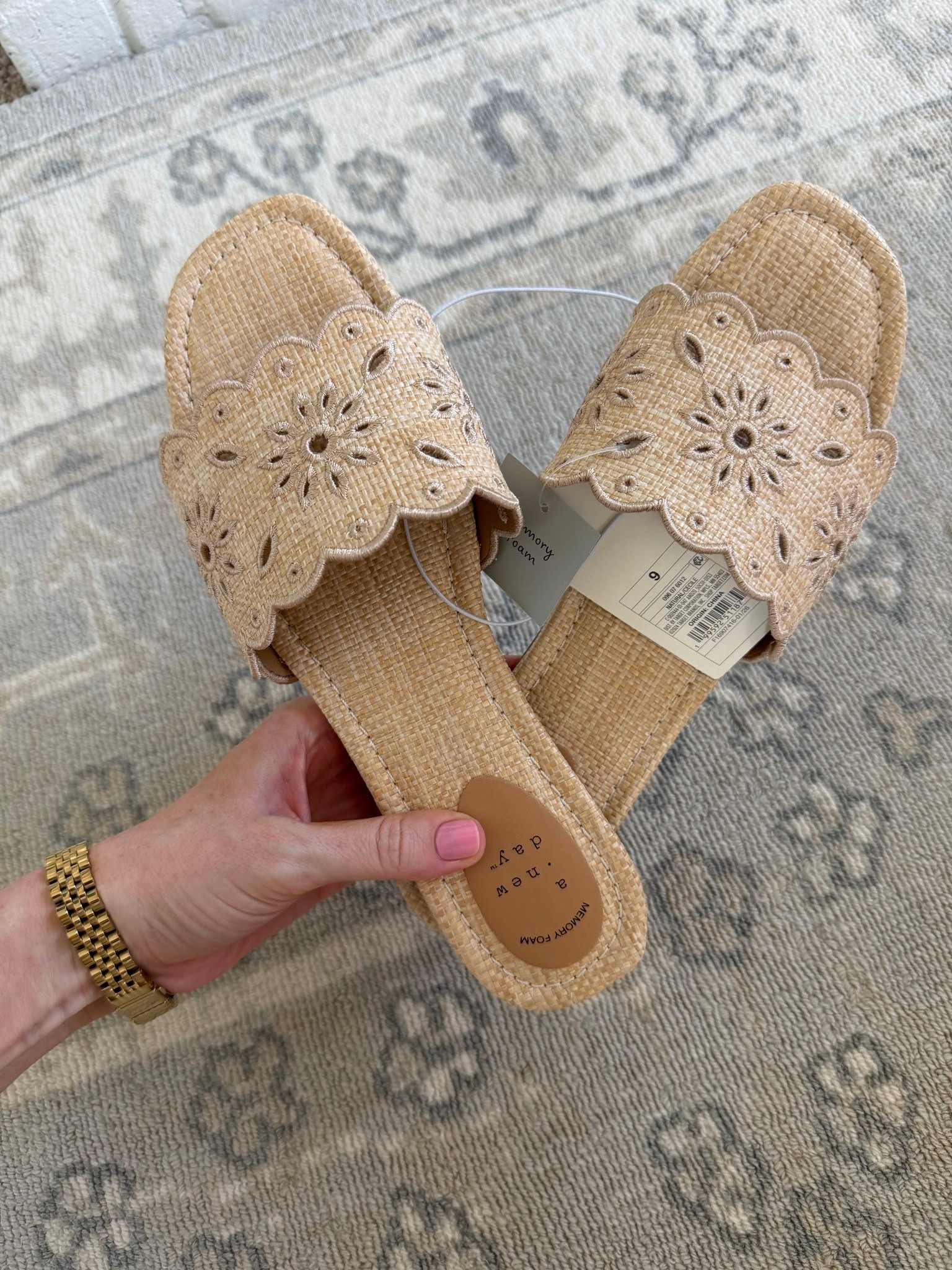 Eyelet sandals on sale under $30! 

Summer sandals // target sandals // target sale // target new arrivals