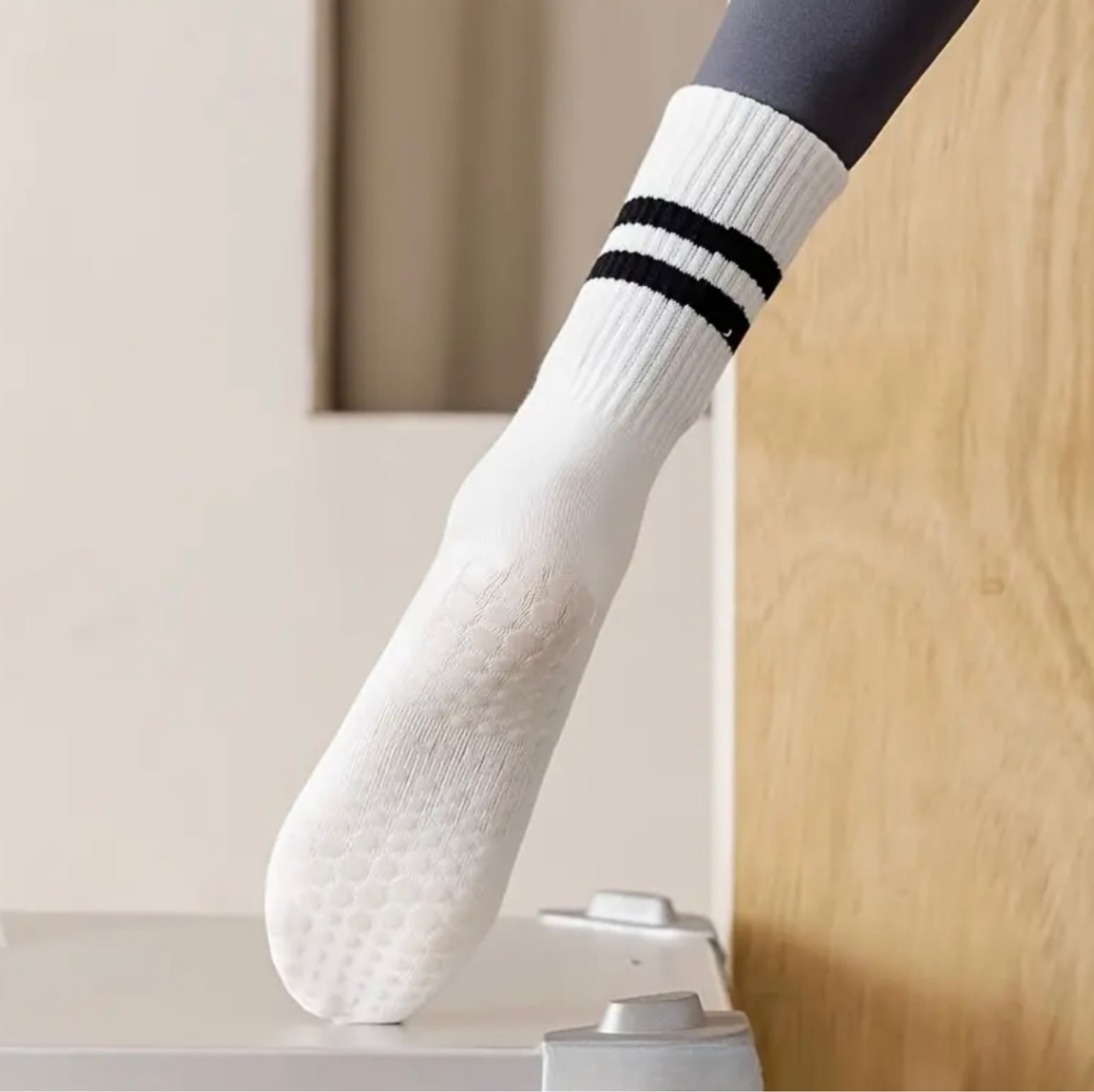 PLTS SOKKEN, pilates sokken, anti slip sokken, pilates socks, anti slip socks 

#LTKfitness #LTKfindsunder50 #LTKGiftGuide