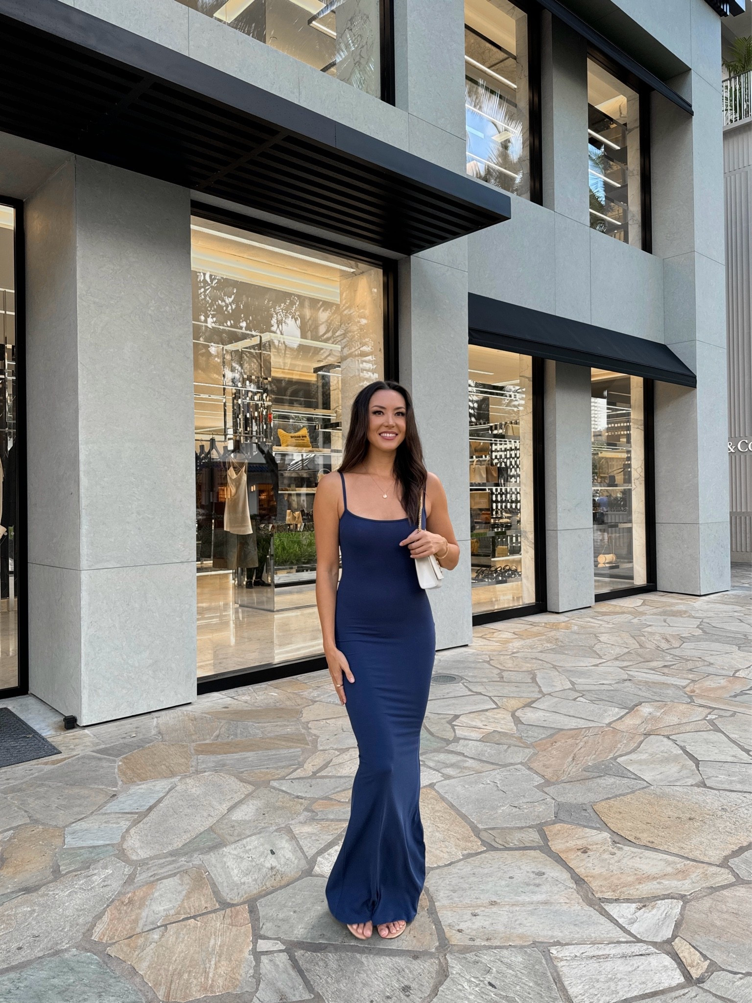 Skims dupe! This dress is so soft and chic! Size XS! Also to avoid lines I’m wearing shapewear under it:)

#LTKootd #LTKdayinmylife