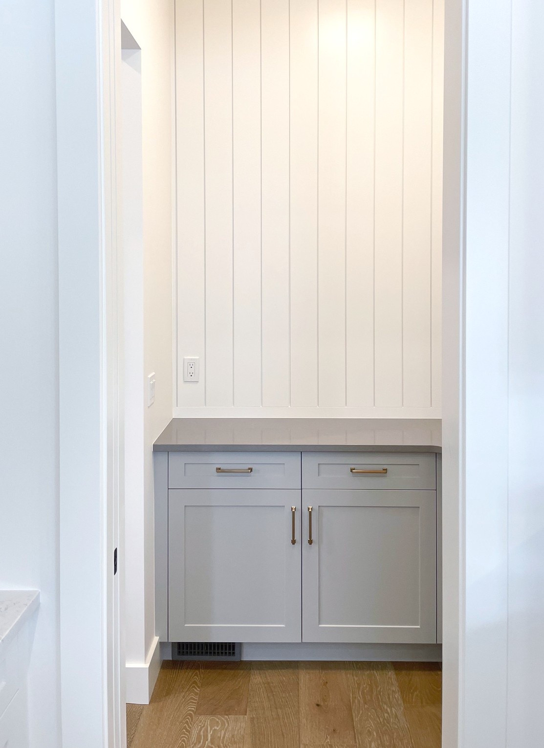 If you’re looking for cabinet hardware that feels substantial and well made, I’ve been really happy with these satin brass pulls. They have a nice weight and feel in your hand, and the honey bronze finish adds just the right amount of warmth to our neutral butler’s pantry. A small upgrade that can make cabinetry feel so much more finished.

#LTKhome