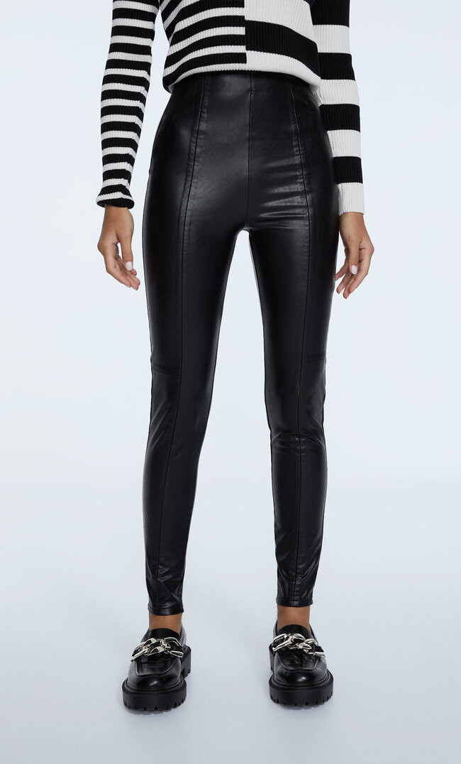 Faux leather leggings - Women's fashion | Stradivarius United Kingdom | Stradivarius (UK)