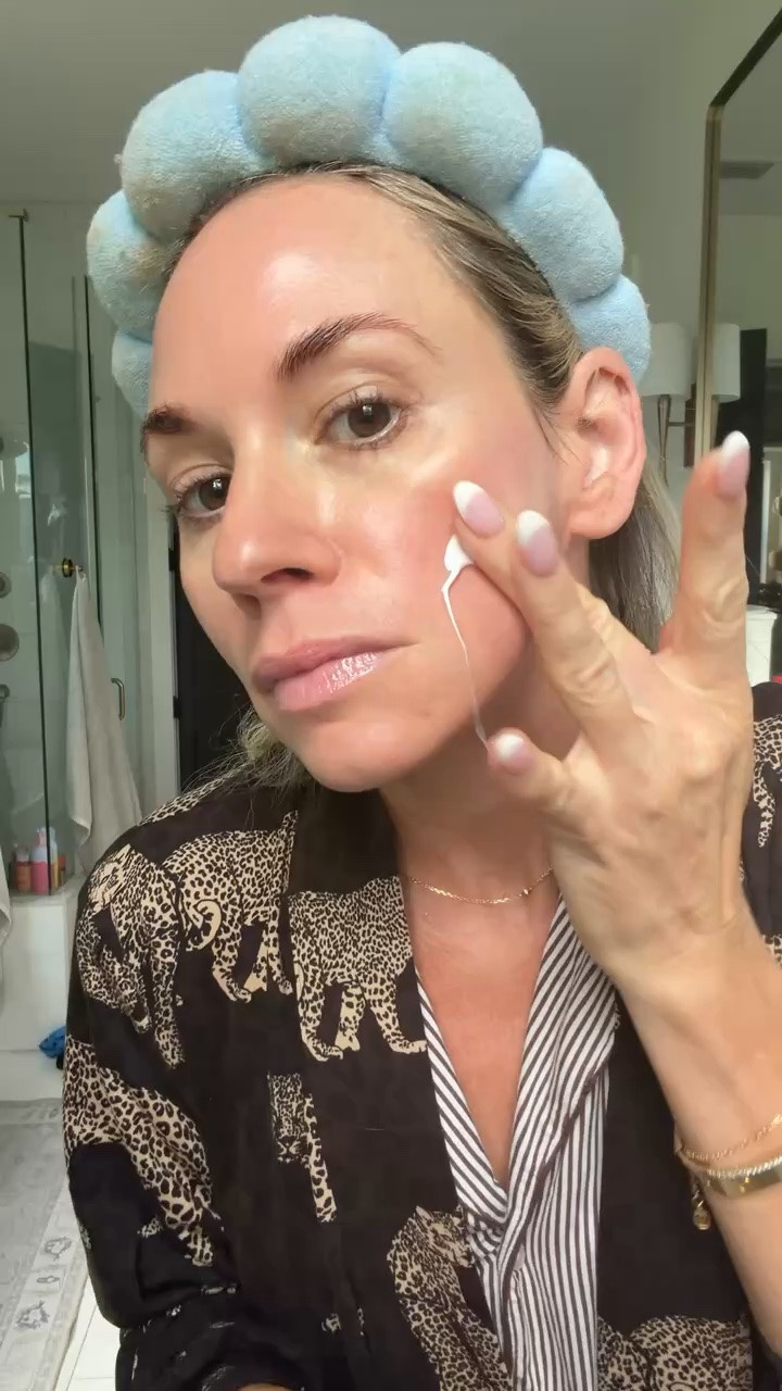 the best Medicube face mask that gives you glass skin & is so hydrating 🤌