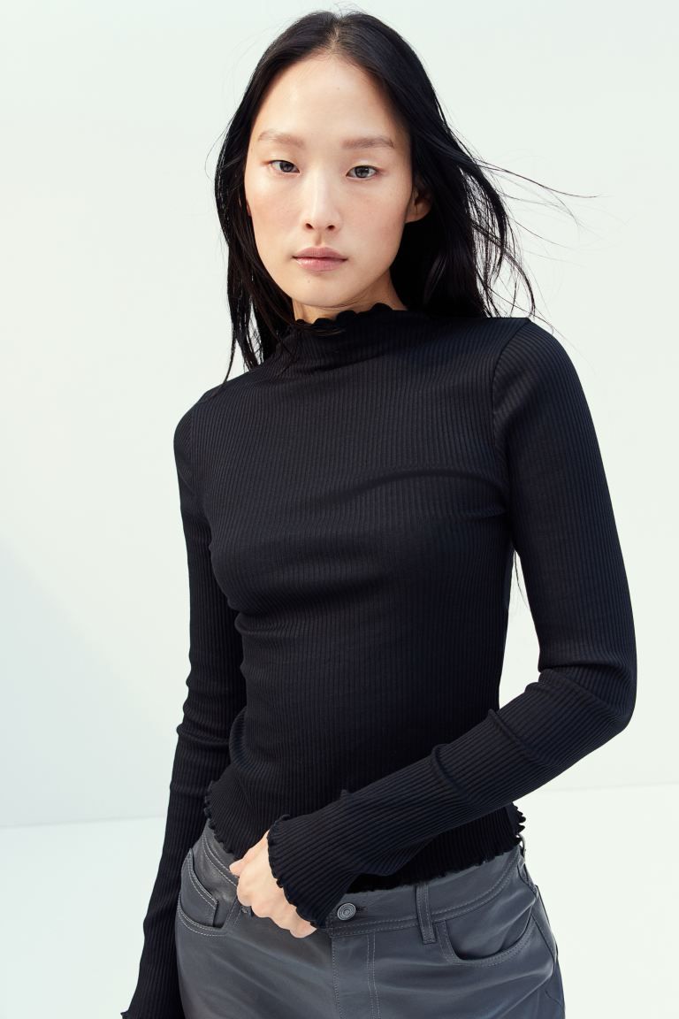 Ribbed Top with Overlocked Edges | H&M (US + CA)
