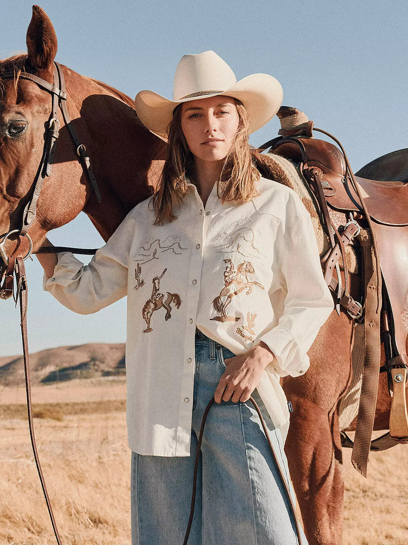 Women's Embroidered Boyfriend Western Snap Denim Shirt | Wrangler