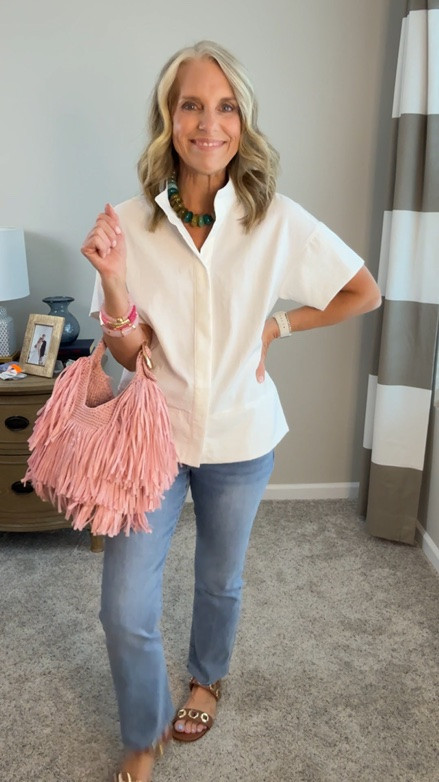 Cute everyday look and we do live a white shirt with denim

#LTKgrwm #LTKootd #LTKOver40