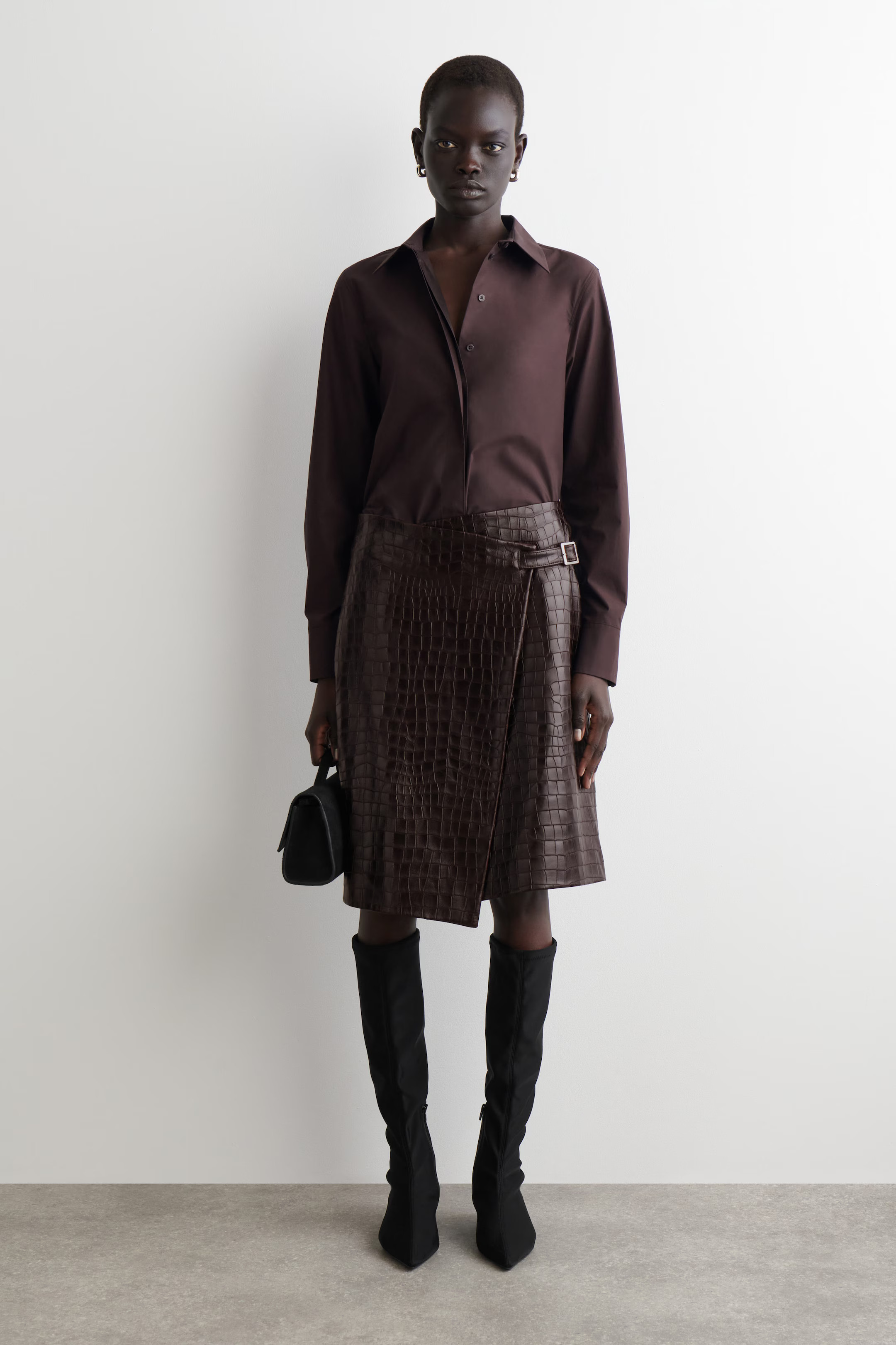 TAILORED COTTON SHIRT - DARK BROWN | COS GB | COS UK