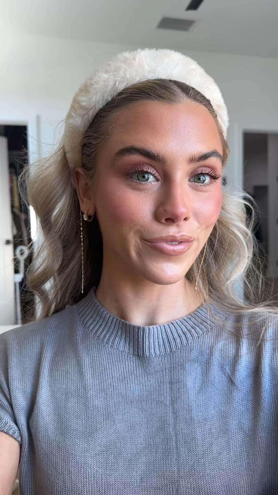 Just because it’s cold outside doesn’t mean your makeup needs to look like it. get ready with me 💛 skin needs to be hydrated so bioron calendula cream or magic molecule (code SLOANE15) for prep before my dibs beauty LoveBeam perfector shade 2. Natasha Denona foundation shade N6. My other foundation favorites include Lawless, Versed, and Haus Labs. Dibs Beauty shade 4 desert island duo as a bronzer and Huda beauty blush filter shade peach sorbet. Natasha Denona concealer shade N2. Huda beauty loose setting powder cherry peach powder. Make Beauty clear brow gel. Dibs beauty baked bronzer shade caramel cappuccino and Make Beauty powder blush in new moon. Saie Beauty CitySet setting spray before lashes and lips and after those steps too. Urban Decay Brown Tubing Mascara. Dibs beauty pressed powder shade 111. OLEHENRIKSEN pout preserve peptide lip treatment shade vanilla bon bon and makeup forever lip liner in legendary latte. Finishing step, L’Oréal Paris 3 second setting mist setting spray.

#LTKgrwm #LTKselfcare #LTKBeauty