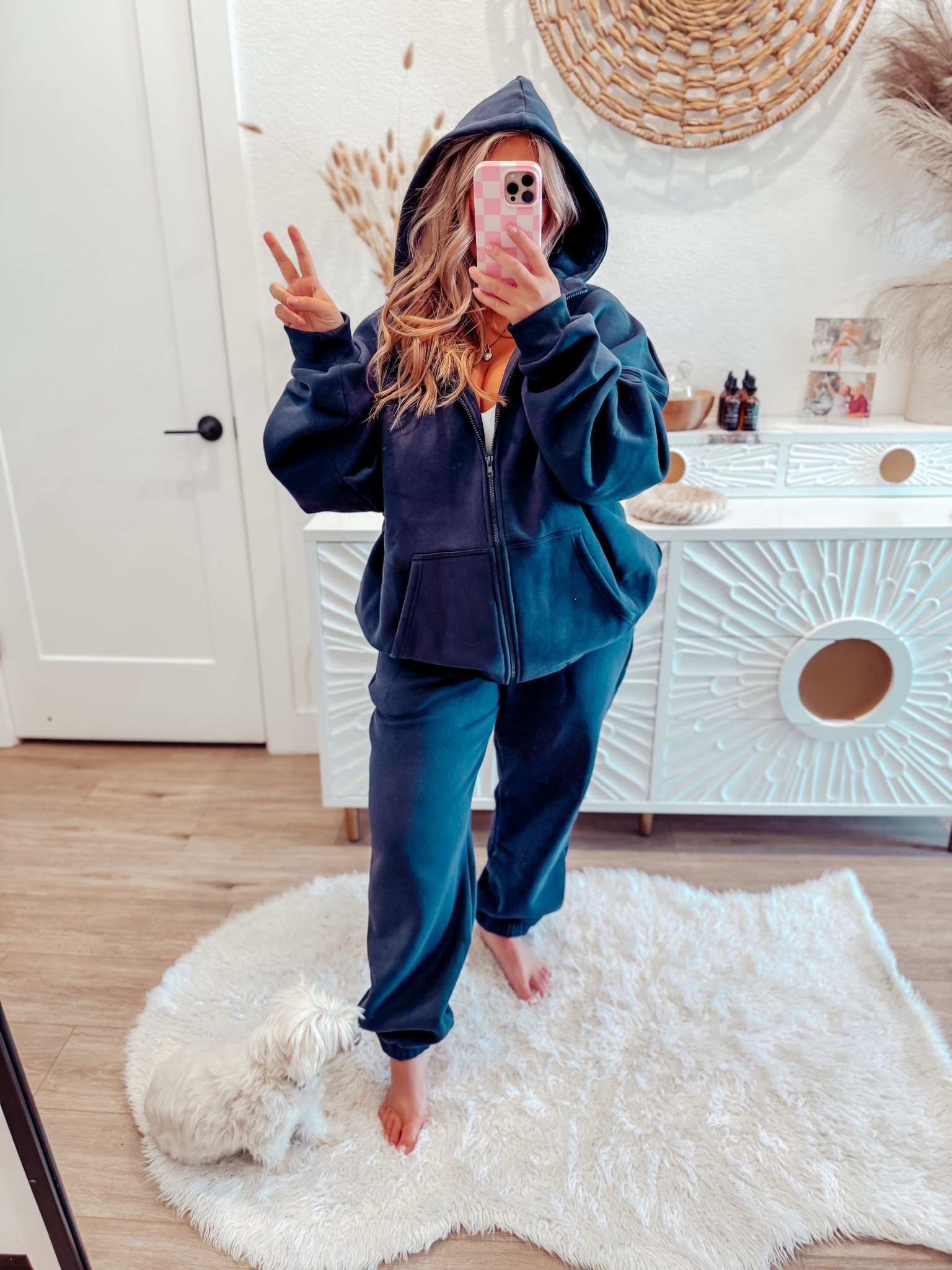 Cloud zip in navy 

Xl pants 
Xl hoodie 

#LTKSaleAlert #LTKMidsize #LTKFindsUnder100