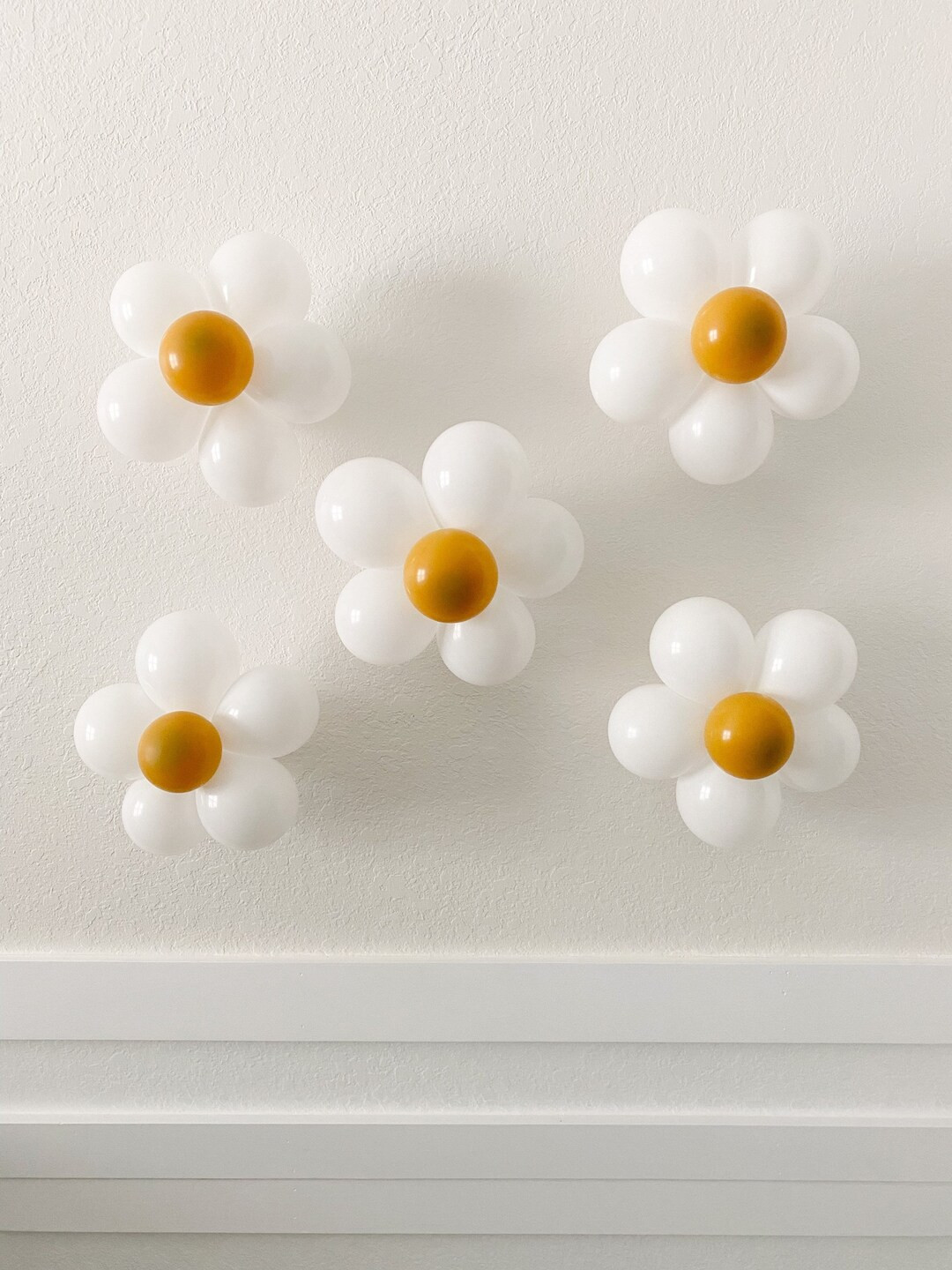 Daisy Balloon Wall Kit - Choose Your Colors -Daisy Balloon Kit Groovy One Two Groovy Flower Party... | Etsy (US)