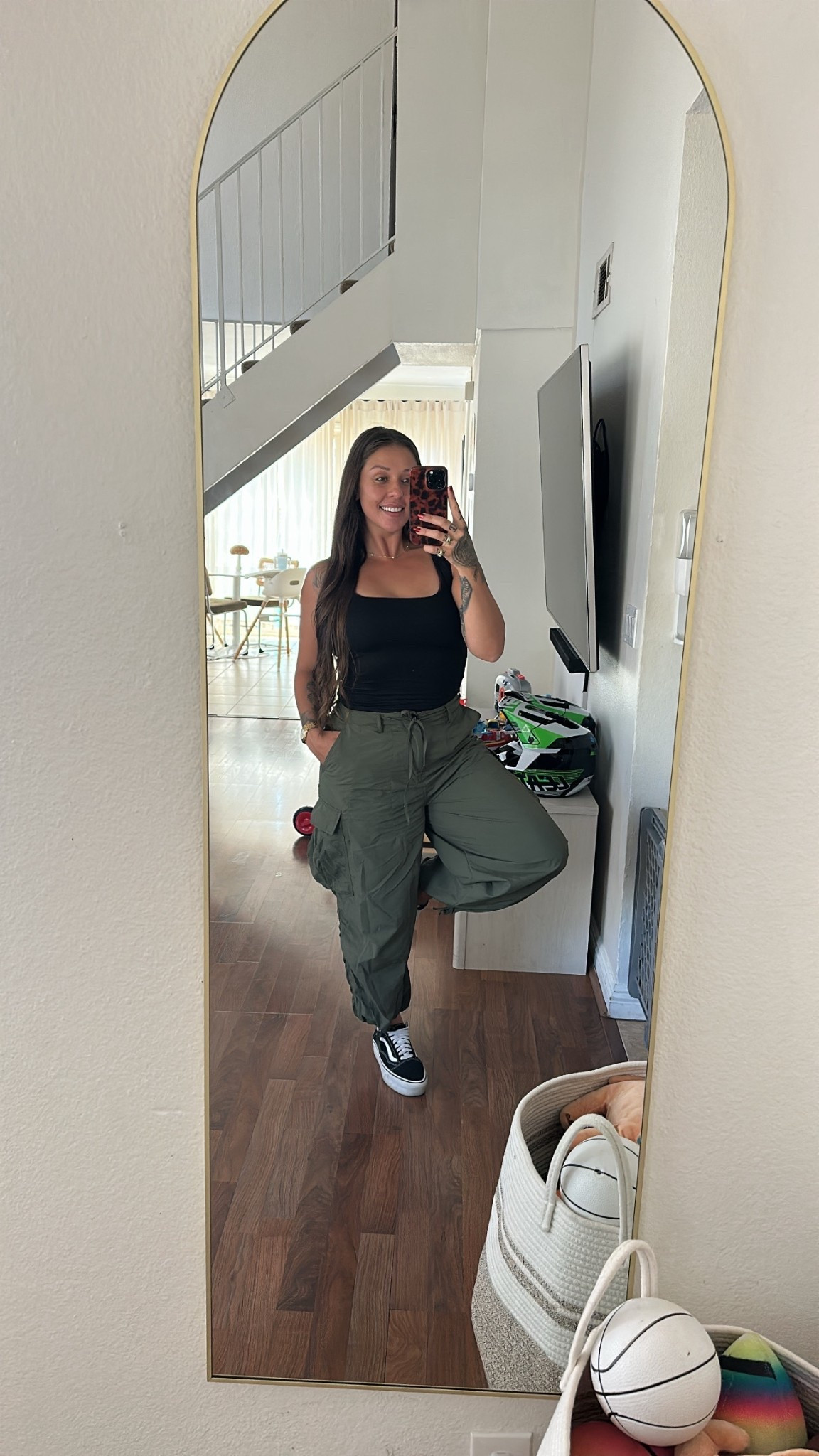 MOM FIT CHECK 🖤💚
Pants : halara
Tank : fashionnova 
Shoes : vans 



#LTKStyleTip