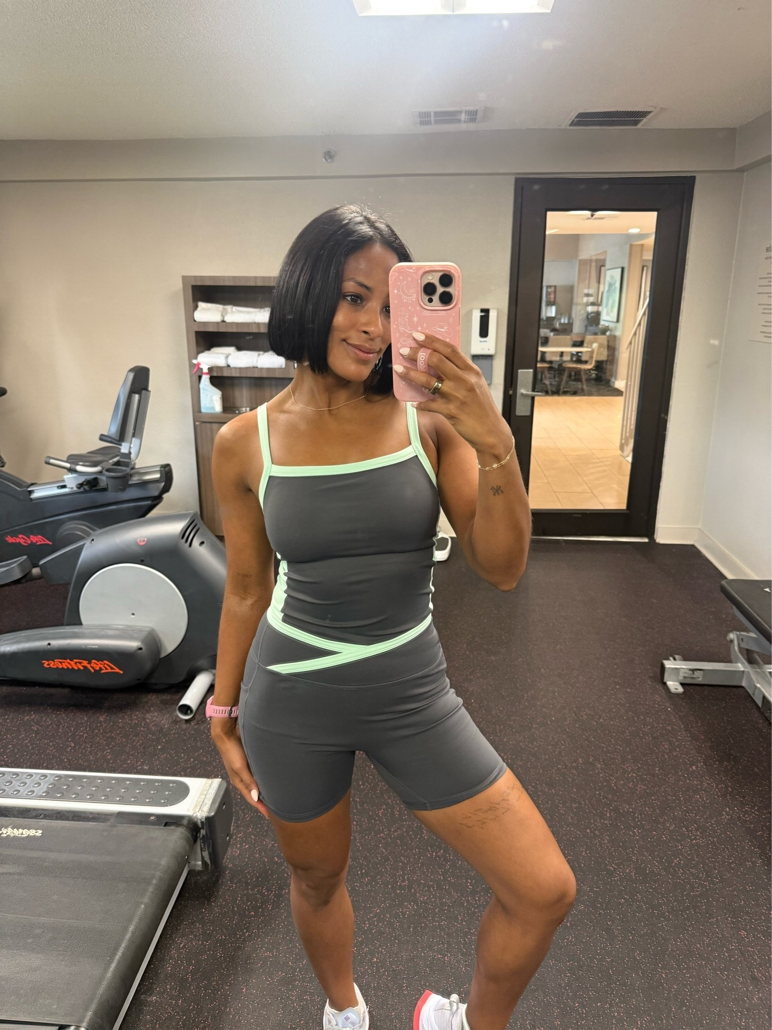 Obsessed and it shows no sweat stains! Wearing a small on the top and bottom. #Day1fit #activewear #activeset #gymwear #runningootd

#LTKootd #LTKfitnessgoals #LTKActive