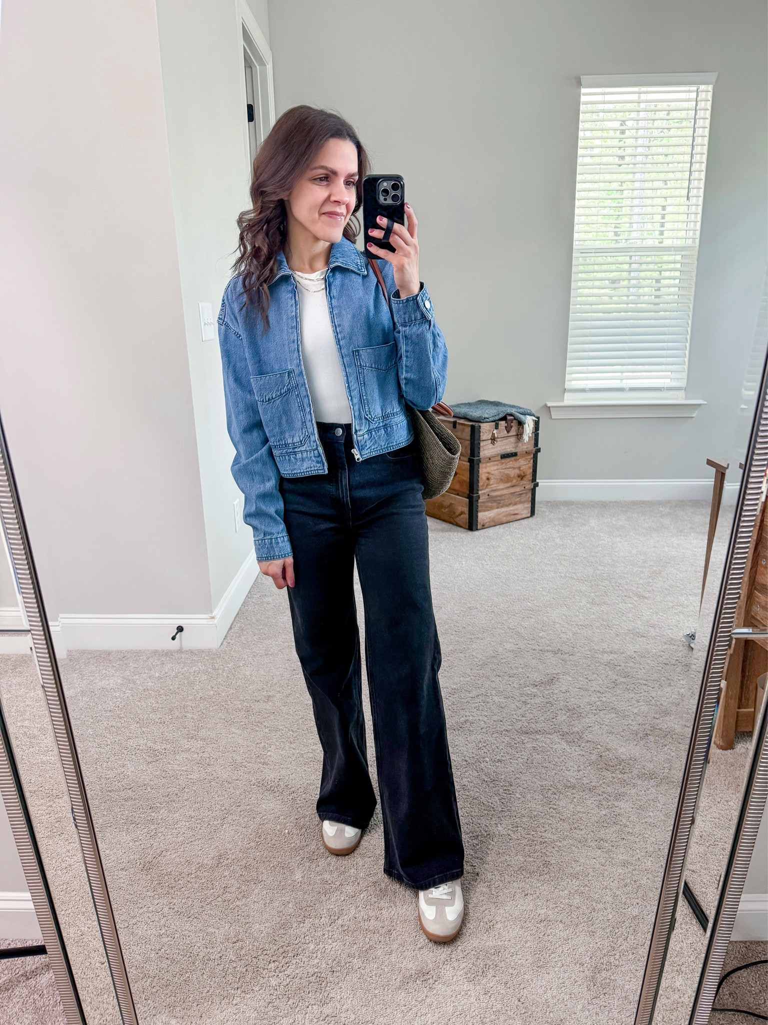 Saturday #ootd | black high rise straight jeans, bodysuit, cropped denim jacket (all fit tts)


#LTKstyletip