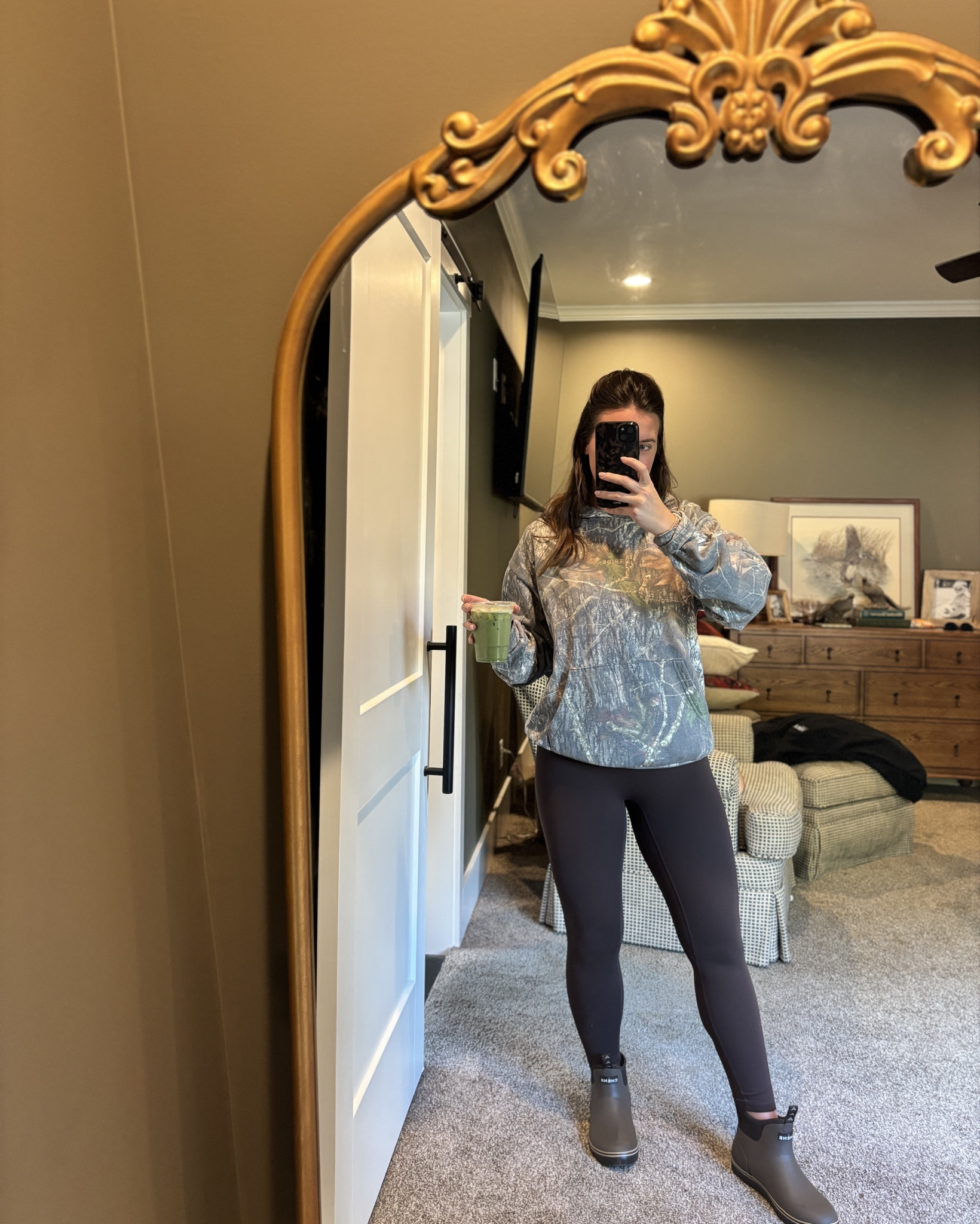 She’s a camo girl. But for real this tribe pullover is the softest, comfiest things I’ve been on in awhile. Paired with the lulu dupe leggings 

In a large pullover, medium legging  