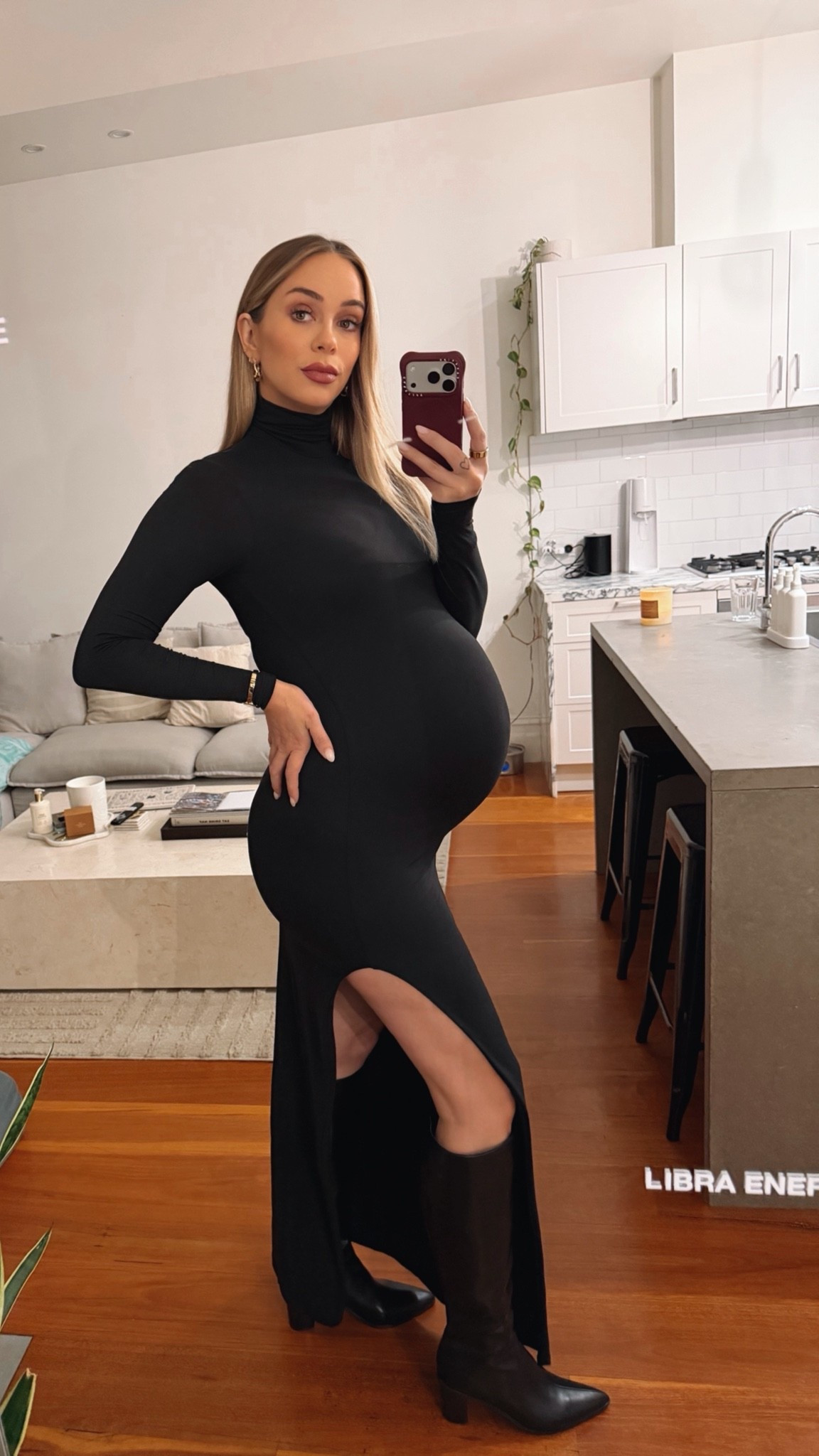 #35weekspregnant and in HEELED boots!
