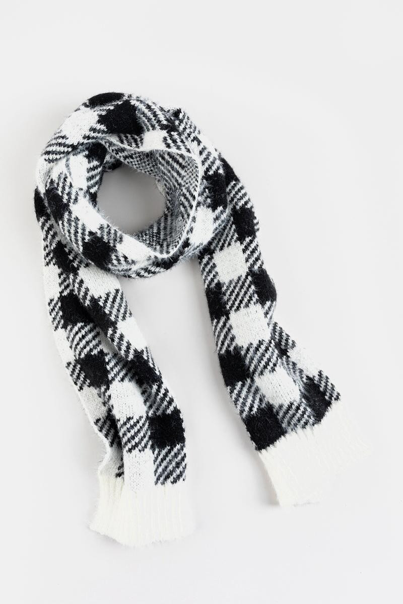 Rosana Knitted Buffalo Scarf | Francesca’s Collections