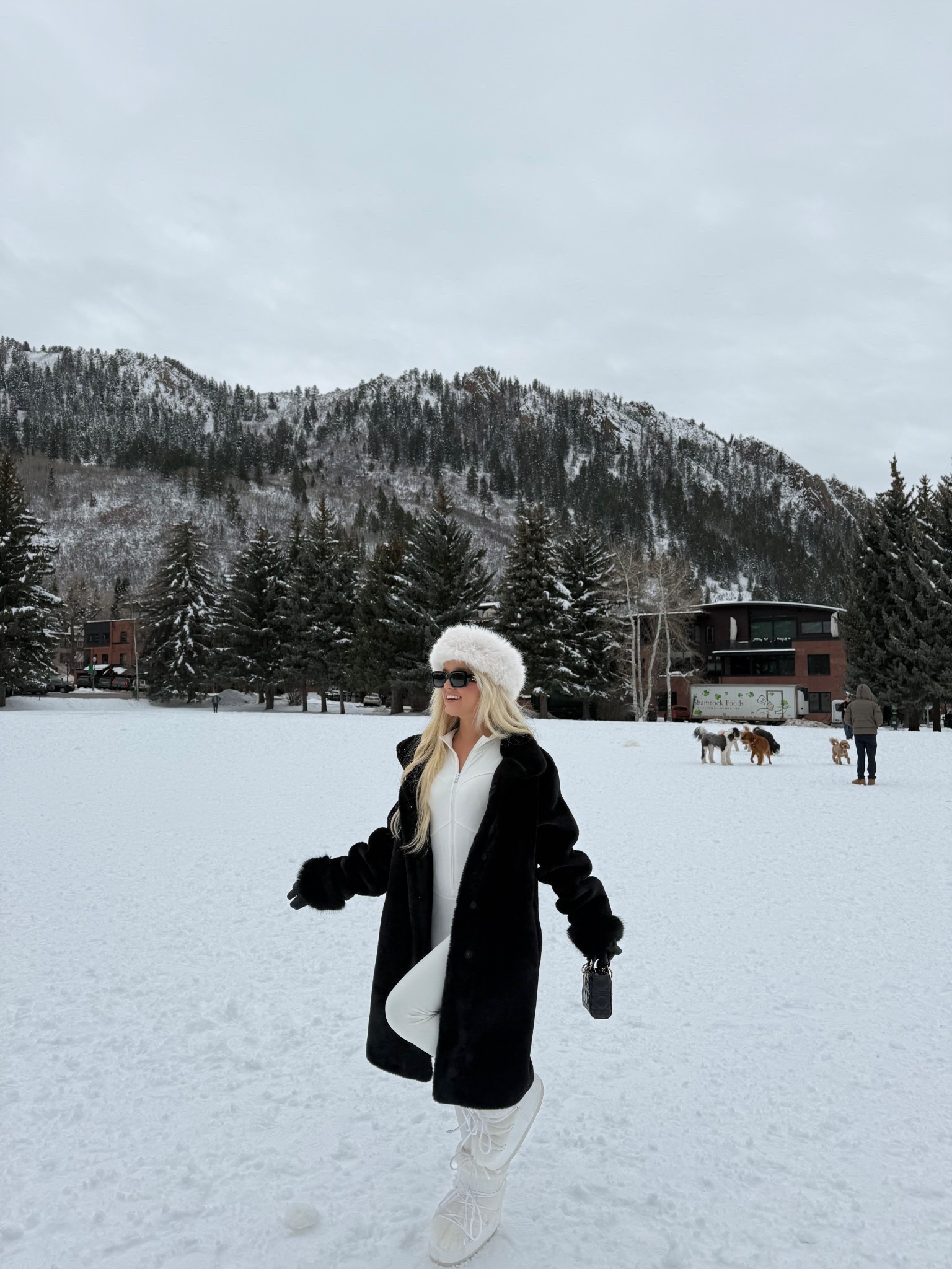 playing in the snow ⛄️ 

#LTKGiftGuide