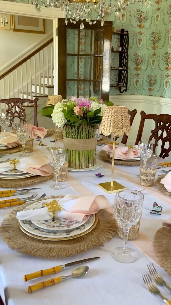 Mother’s Day Tablescape 💐🫶🏻🌿

#LTKhome #LTKstyletip #LTKSeasonal