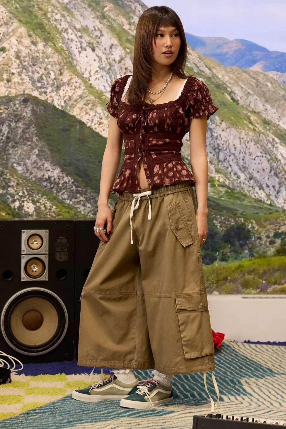 BDG Cassie Cropped Wide Leg Cargo Pants | Urban Outfitters (US and RoW)