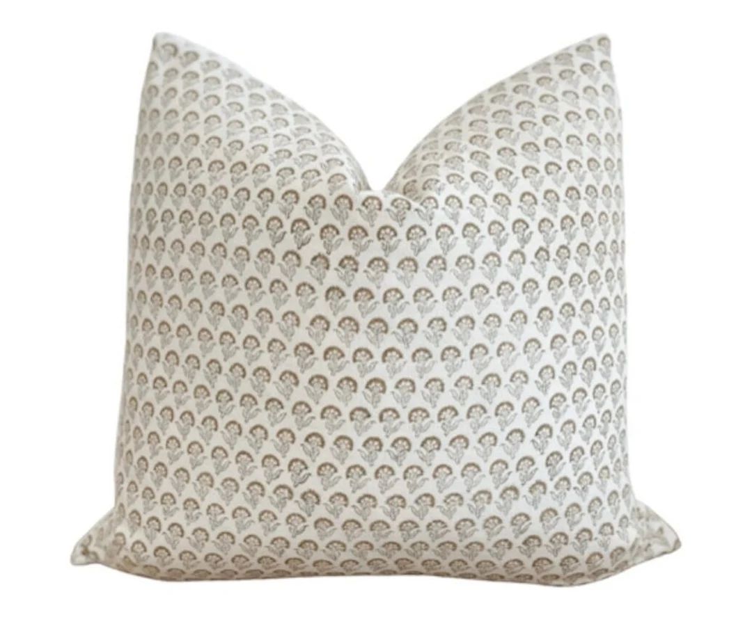 Oakley Floral Pillow Cover| Designer Pillow Cover| Neutral Home Decor| Decorative Pillow Cover | ... | Etsy (US)