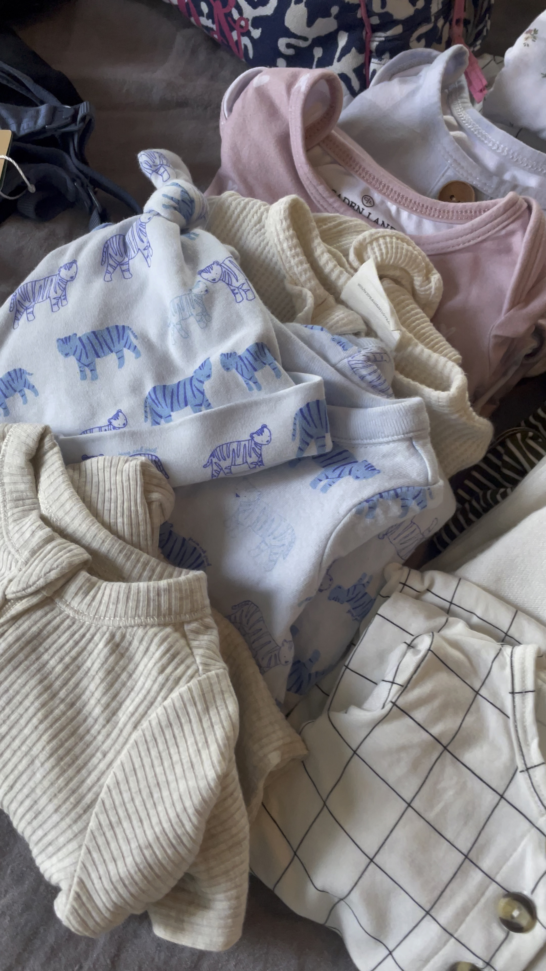 The clothes and gowns I’m bringing for the baby. Mind you, we don’t know if it’s a boy or girl so bringing a few options!  Linking what I can but these were my other kiddos so some of the prints have changed. Gowns are mostly Lou Lou and company! 

Newborn gowns // baby clothes // what’s in my hospital bag // expecting // pregnant // baby // going home
Outfit 

#LTKBump #LTKBaby