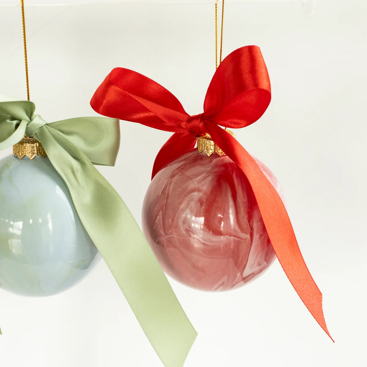Marbled Round Ornament | Susan Gordon Pottery