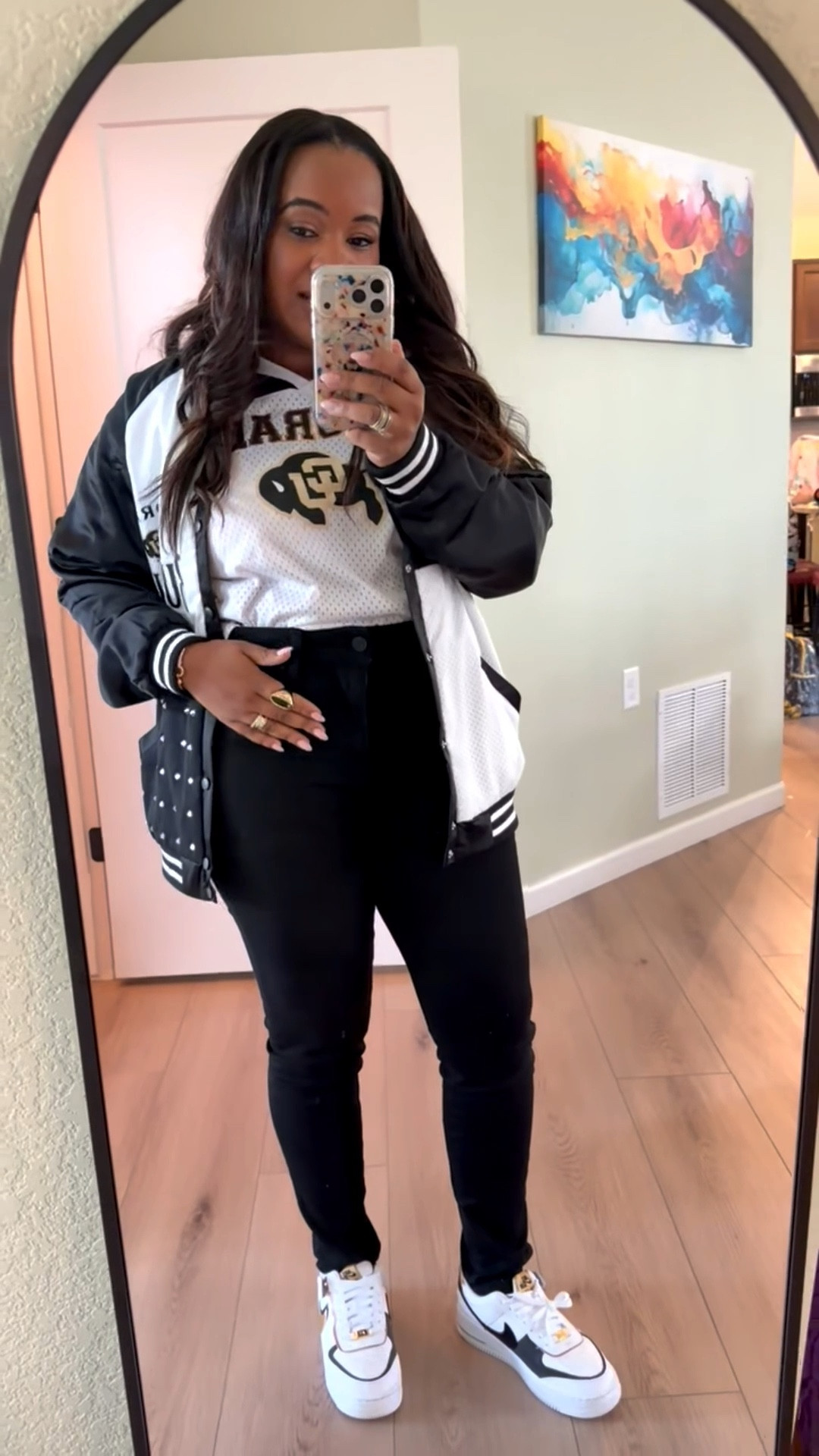 If you want a good pair of skinny jeans, these are only $20￼👏🏾

#LTKootd #LTKmomlife #LTKdayinmylife