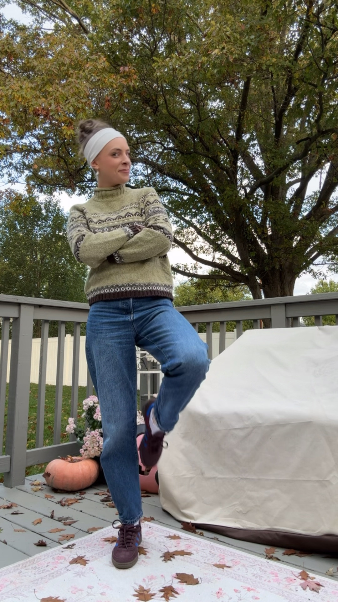 10/31/25 ootd!

Sweater: thrifted
Jeans: Banana Republic
Sneakers: Adidas Spezial