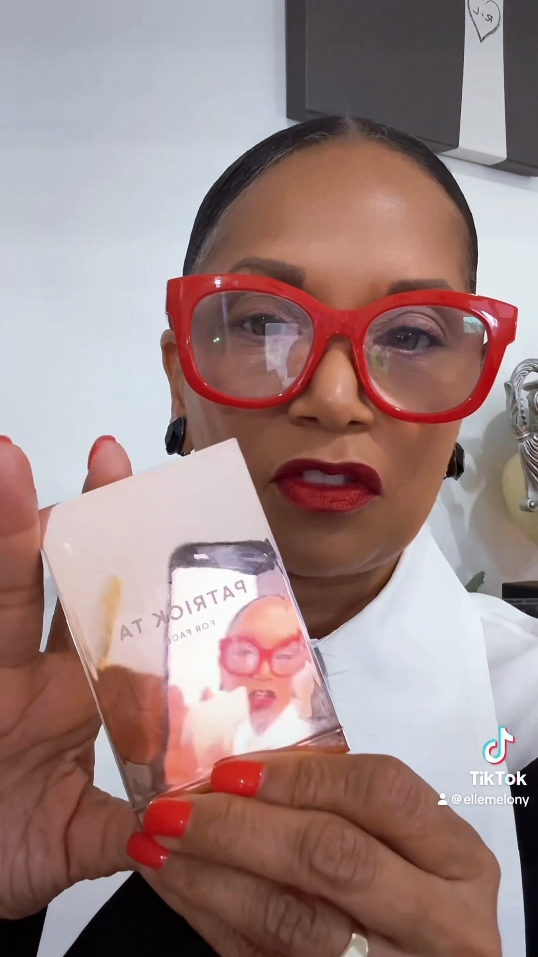 Makeup worth bringing into 2025! Full video on TikTok @ellemelony


#LTKBeauty #LTKMostLoved #LTKWatchNow