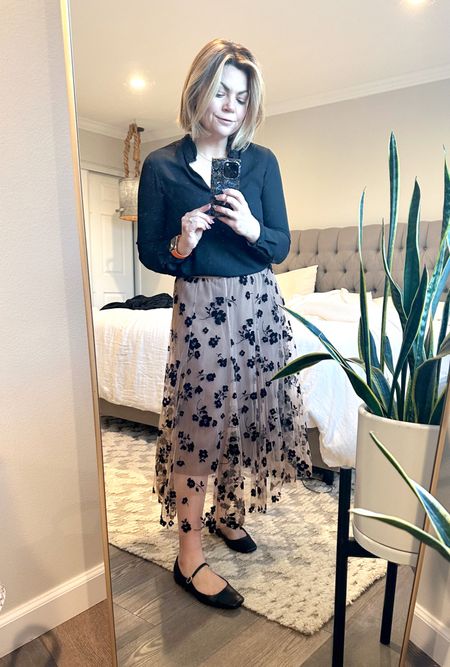My skirt is on sale for $30 and these ballet flats are making my life as a hairstylist so much easier 😜

#LTKworkwear #LTKsalealert #LTKfindsunder50