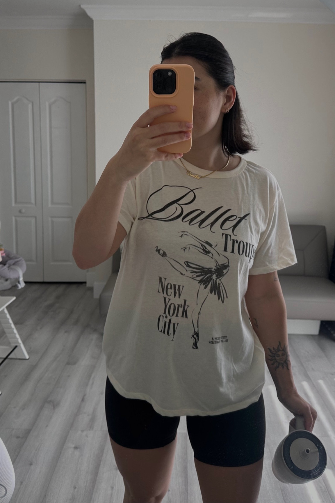 Tshirt size L
Shorts size 6