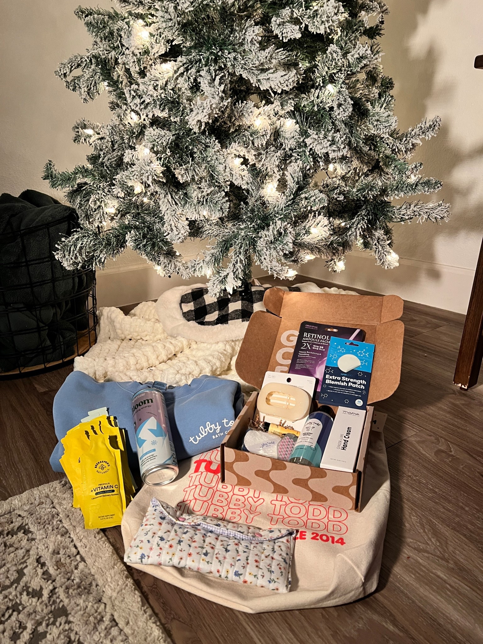 Some of my favorite products I put together for a giveaway. Perfect gift ideas for a mom or girl in your life that could use something for herself 🫶🏻

#LTKHoliday #LTKmomlife #LTKGiftGuide