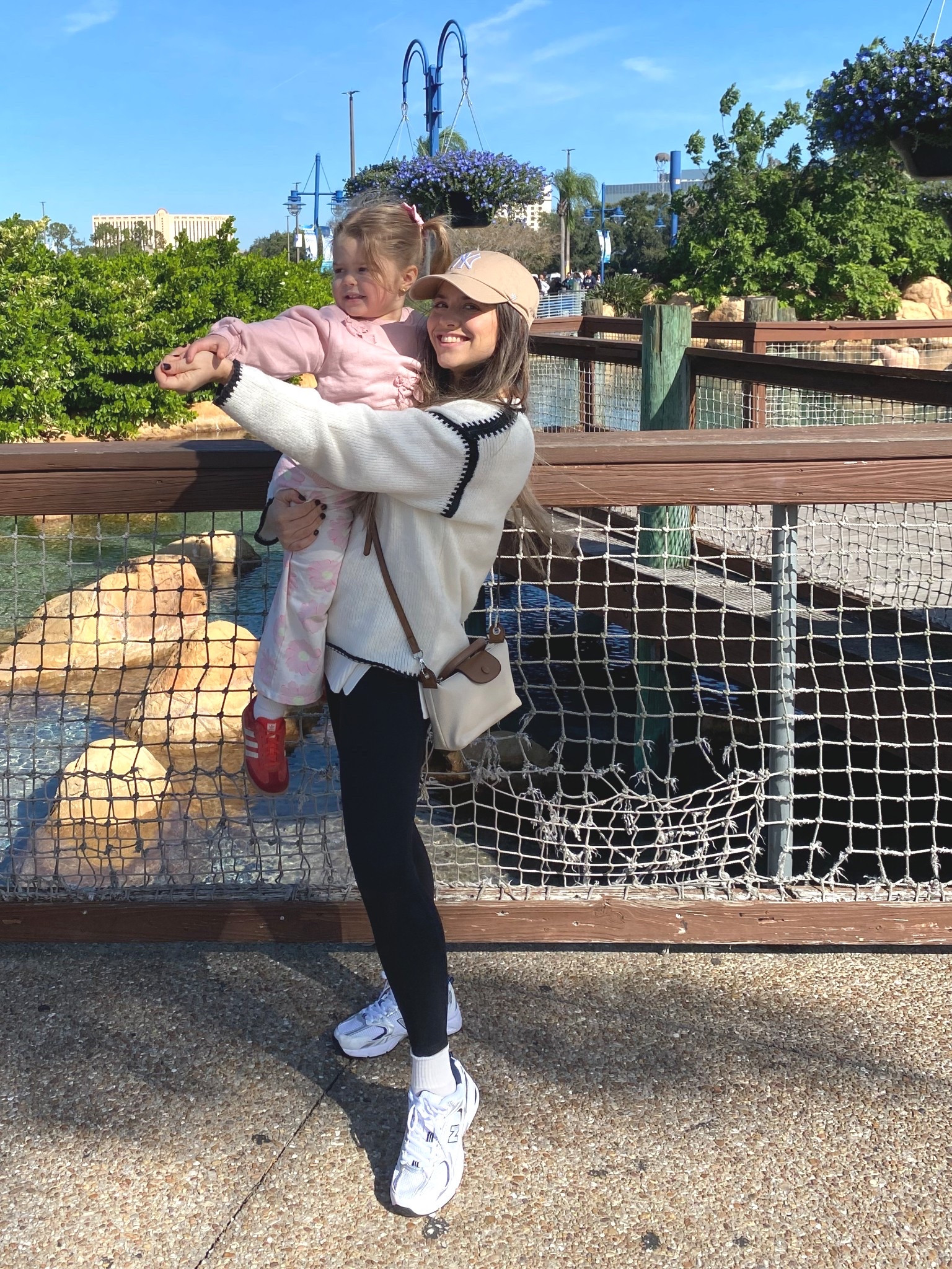 SeaWorld Orlando outfit! 🐳🦭🪼💙

#momoufit #disneyparks 
#seaworld #comfyoutfit #outfit

#LTKdayinmylife #LTKmomlife #LTKFindsUnder50