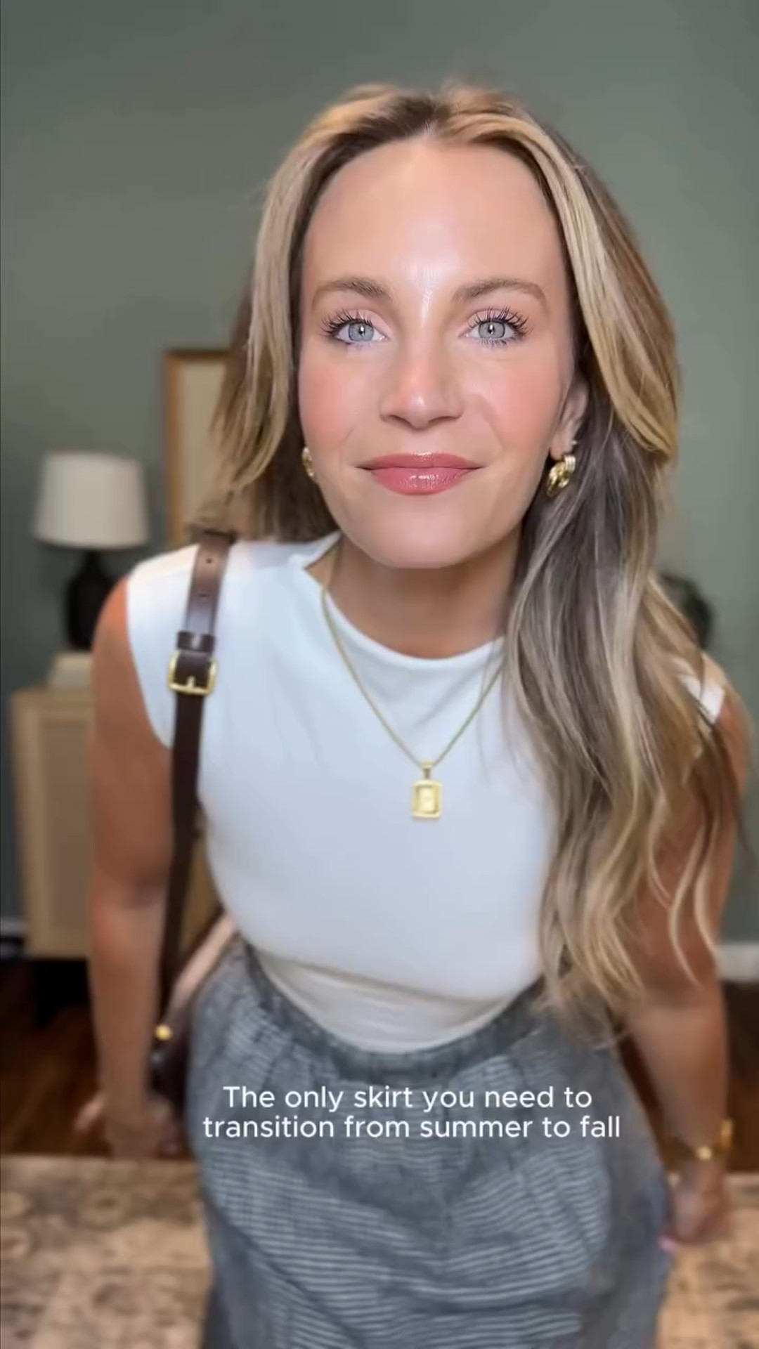 Another perfect staple from @onequince 🖤Tell me, how would you style this linen skirt👇

#styleinspiration #capsulewardrobe #linen #quince #fashion #ootd
