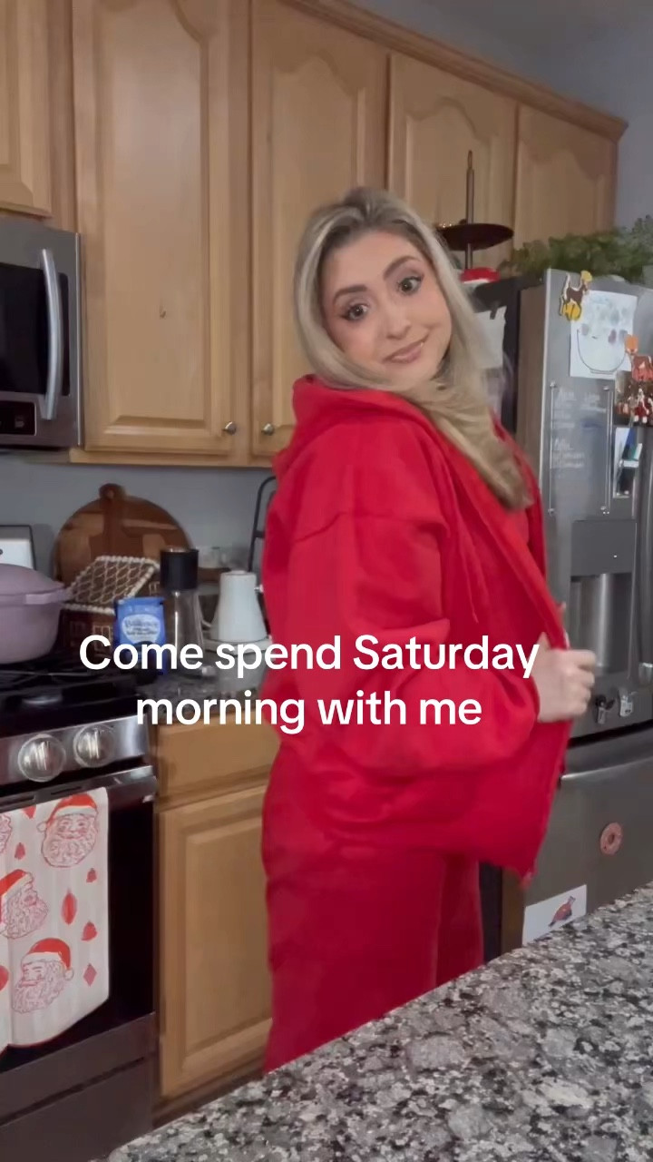 Love this cozy flashing red set from aritzia 

#LTKHoliday #LTKGiftGuide #LTKWatchNow