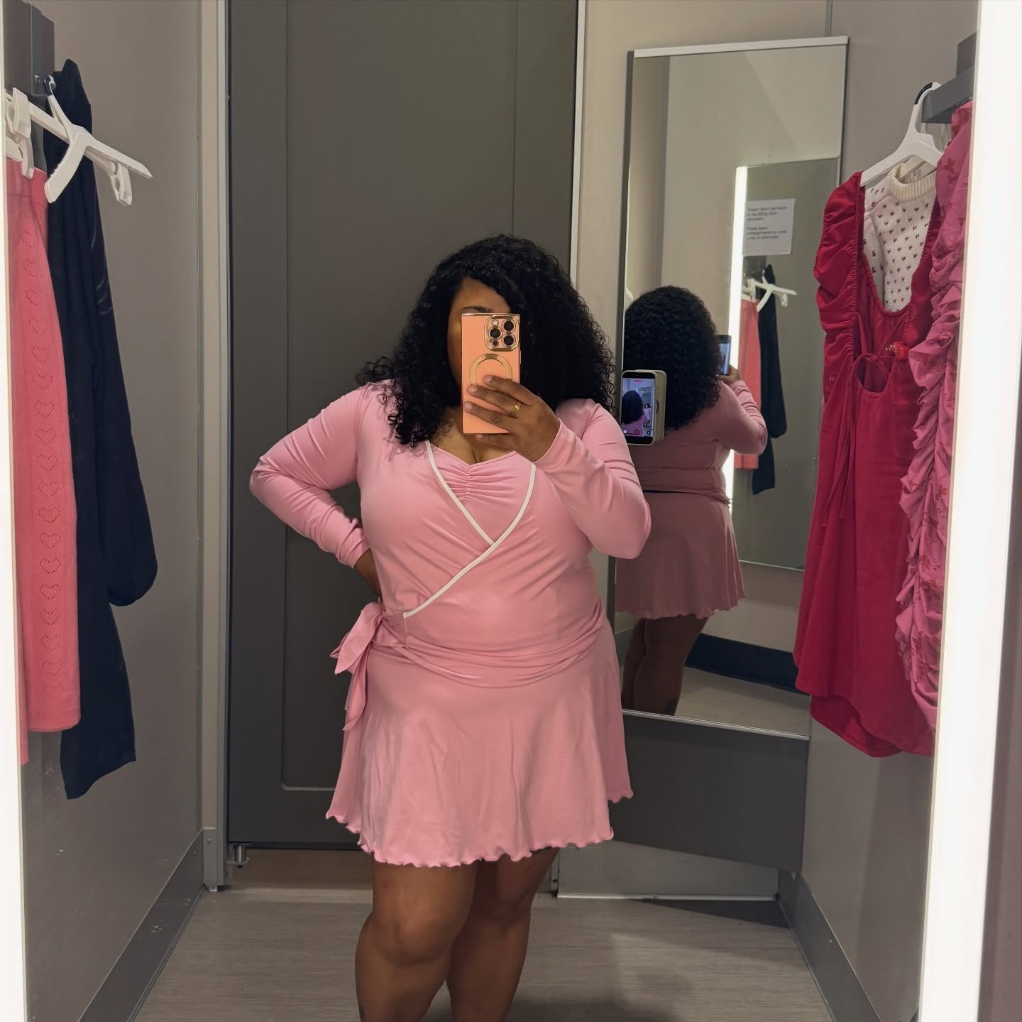 Curves. Confidence. Real life fits.

I try it on so you do not have to.
Honest sizing. Real mirrors. Everyday wear.
From errands to date night.

Shop my LTK for looks that fit, feel good, and make sense for real bodies.

#LTKPetite #LTKValentine #LTKPlusSize