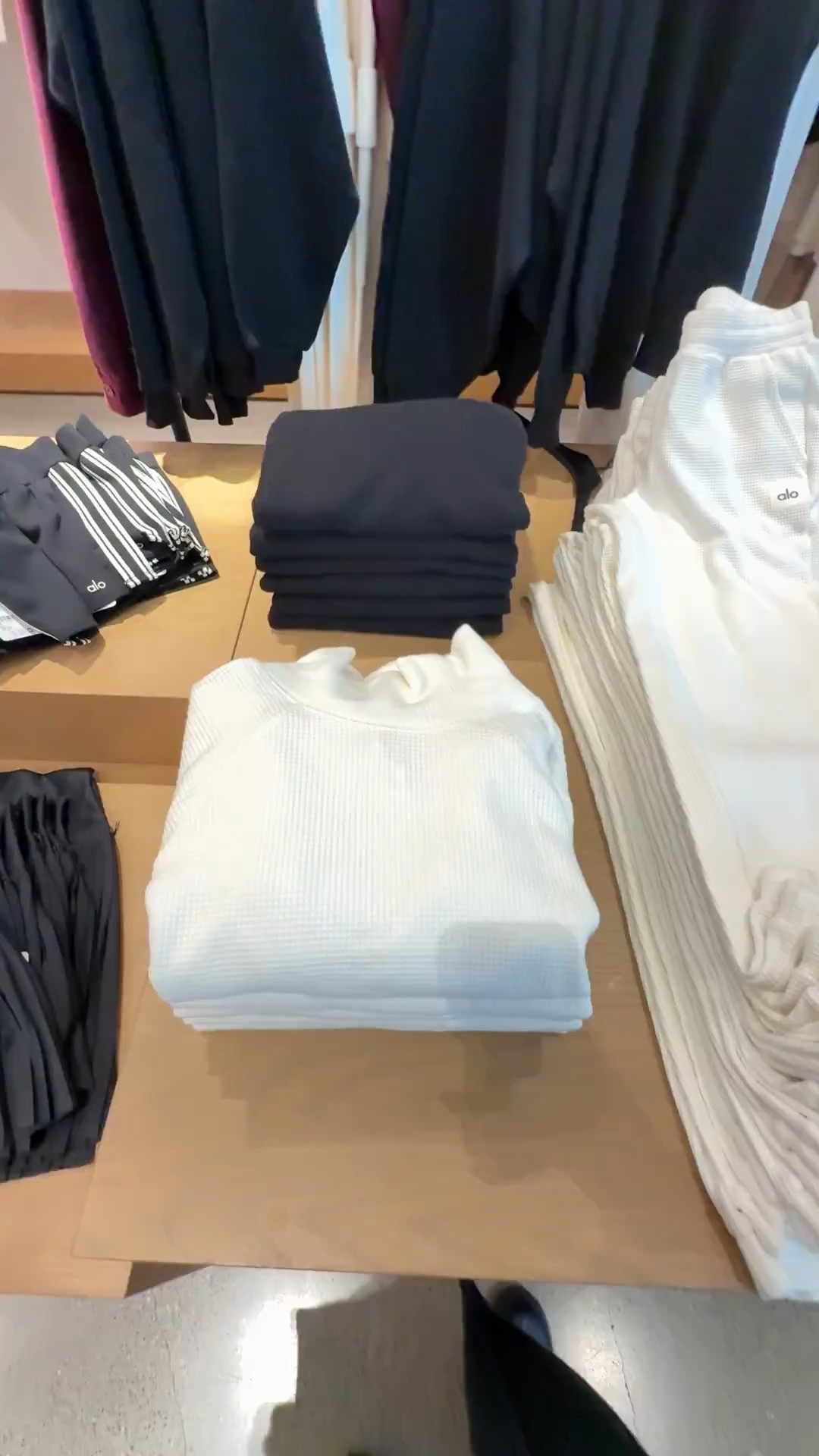 Alo sweatsuits, loungewear, sweatpants, sweatshirts, airport clothes 

#LTKstyletip #LTKfitness #LTKtravel