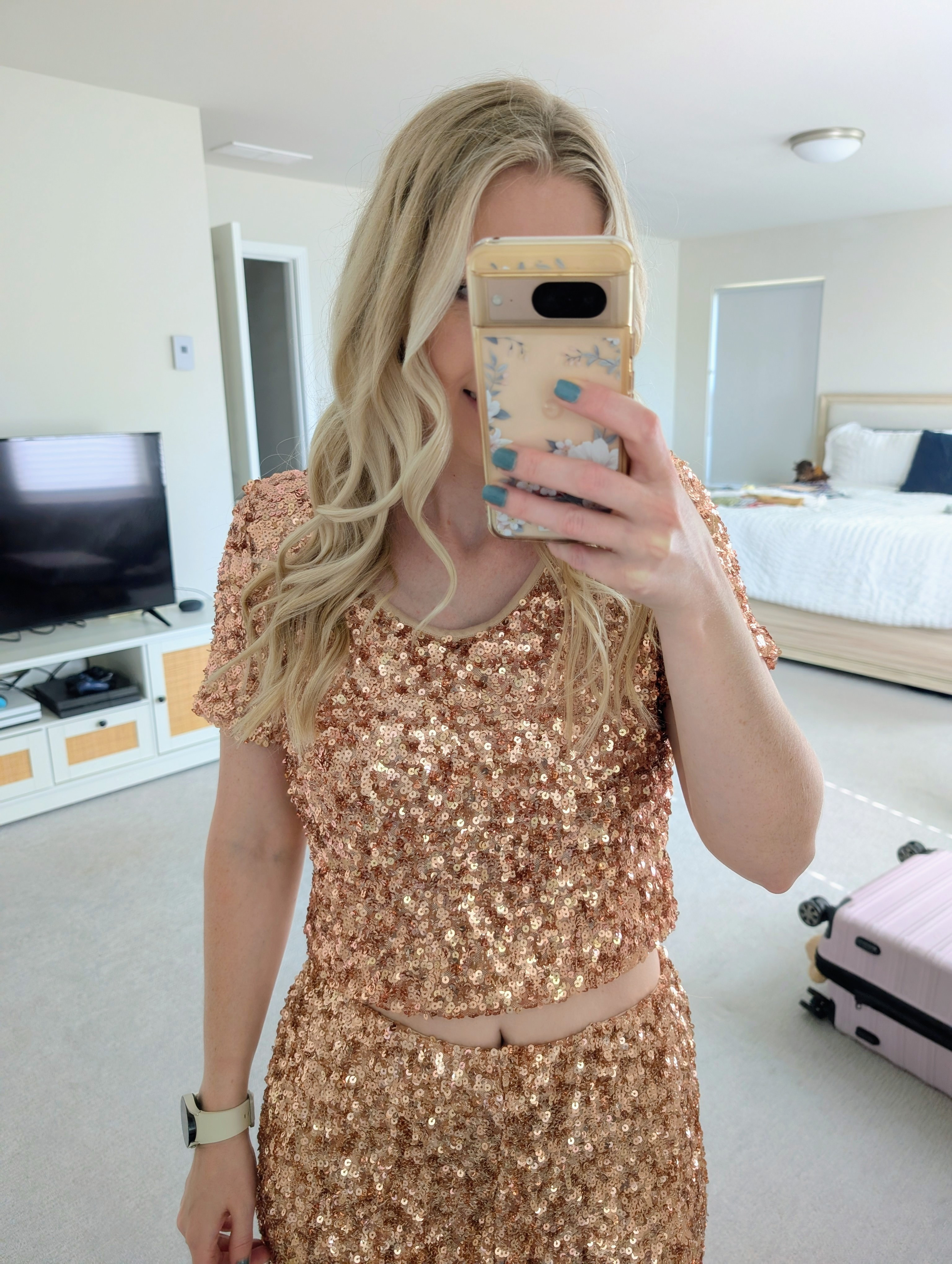 Rose gold sequin matching set under $50! Perfect for the holidays and Christmas! ✨ Top - size small, bottoms - size medium. Has a soft lining layer and decent stretch.

#LTKSeasonal #LTKParties #LTKFindsUnder50