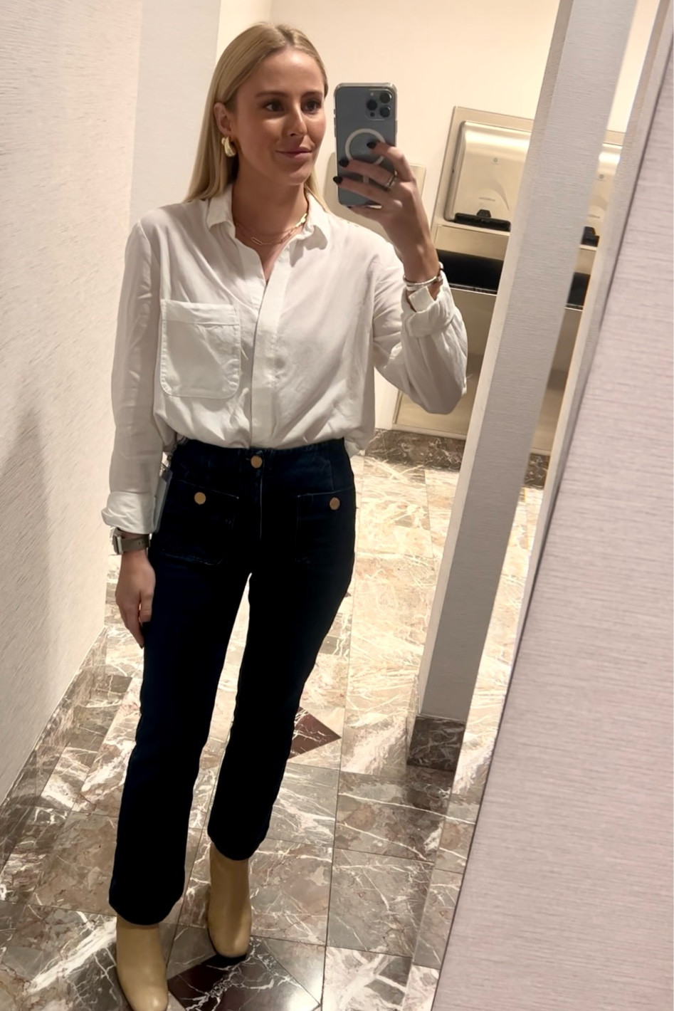 Business casual workfit! My absolute favorite jeans. These are old and sold out now, but I linked some similar pairs!

#LTKshoecrush #LTKworkwear #LTKfindsunder100