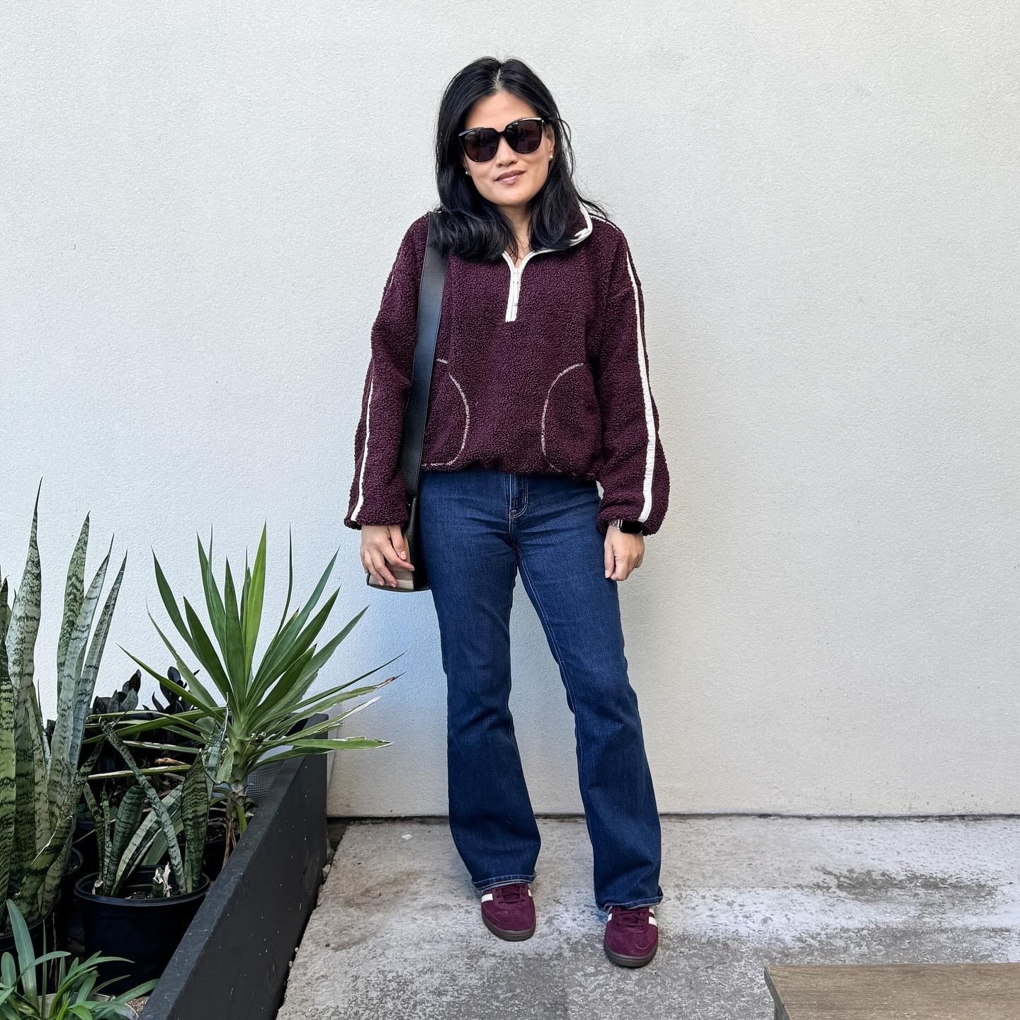 Very casual today, but I really wanted to share this sweater. It comes in so many different colors, and you just want to get all of them. I got the burgundy because it matched with the shoes that I already own. But if I had unlimited space and funds, I’d probably get them all. 😆

𝐎𝐔𝐓𝐅𝐈𝐓 𝐃𝐄𝐓𝐀𝐈𝐋𝐒:
Shoes: @adidas ; Jeans & Sweater (Jacket): @oldnavy 

#osipjeansweek #petitestyle #oldnavystyle #falloutfitideas