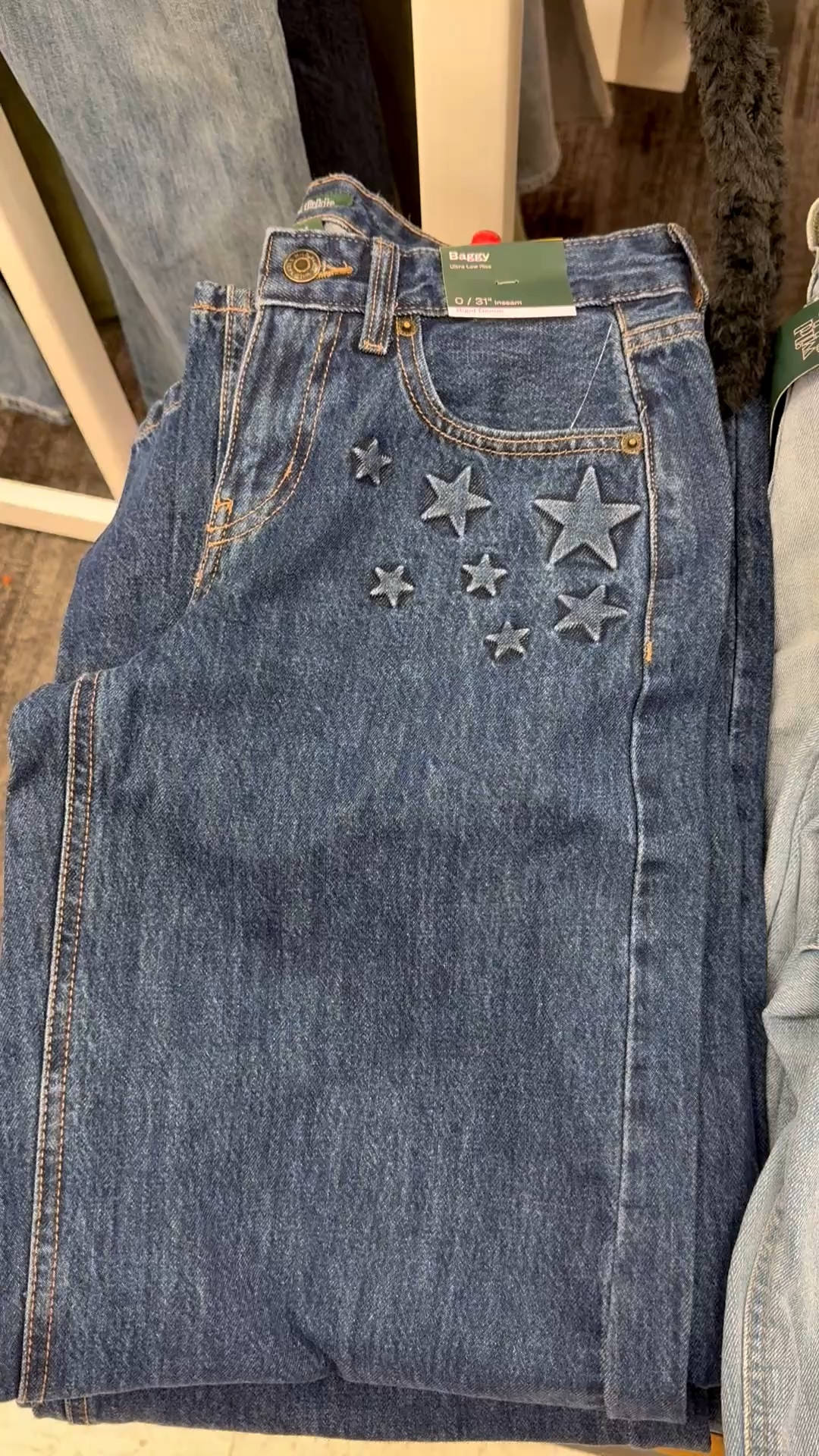 Women’s dark wash baggy jeans with cutie star detail around the front pockets! ⭐️✨

#baggyjeans #womensjeans #womensdarkwashjeans #target #cutejeans #falloutfitinspo #starjeans #darkdenim

#LTKMidsize #LTKPlusSize #LTKTall