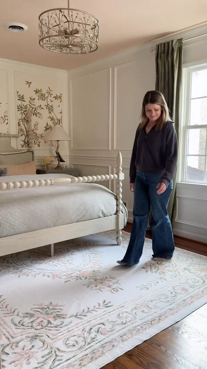 This spill-proof washable is magic! 


#girlsroom #waahablerug #pinkrug

#LTKKids