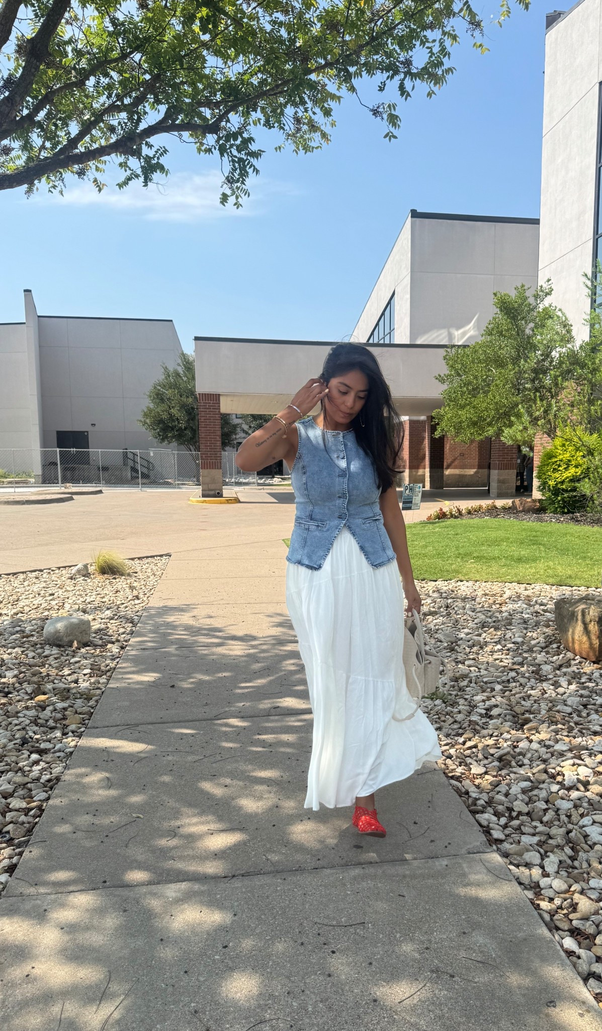 Mom casual outfit, church outfit, coffee date outfit inspo🫶🏼

#LTKStyleTip #LTKFindsUnder100 #LTKFindsUnder50