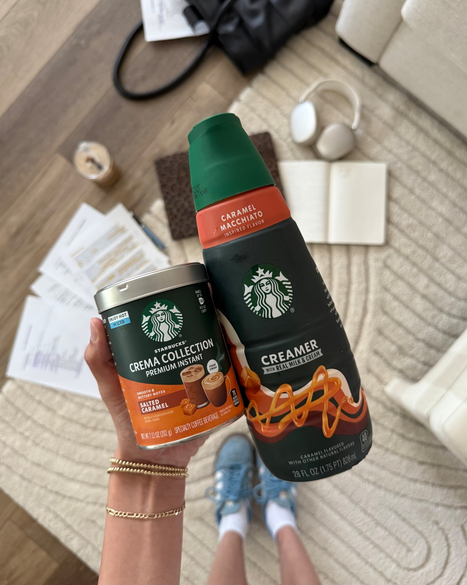 #ad Woke up 15 mins before lecture? Still got my cozy moment in with @Starbucks Crema Collection + Caramel Macchiato Creamer @Target #StarbucksAtHome #CampusLife #targetpartner #target
