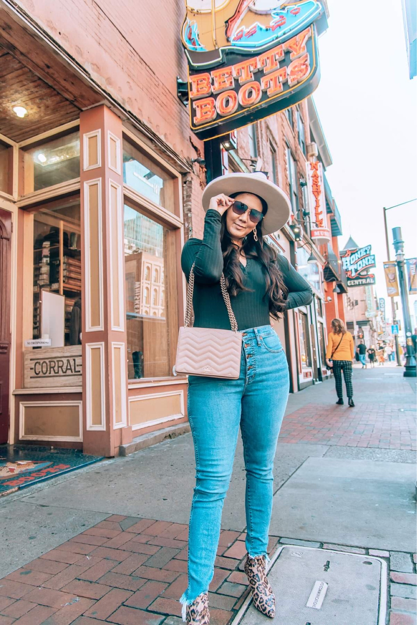 Madewell Jeans, all things denim, skinny jeans, high rise jeans, crop jeans, denim jeans

#LTKSale #LTKsalealert #LTKunder100