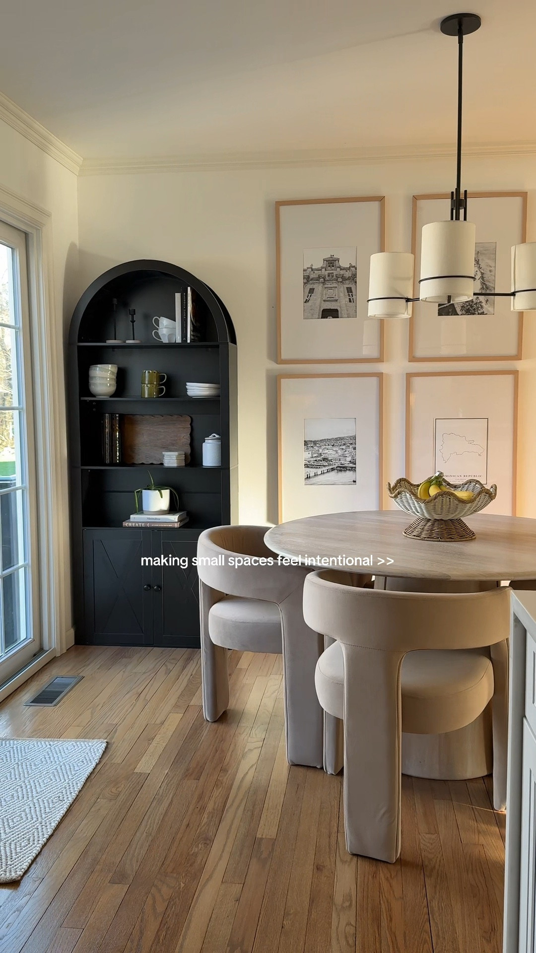 Dining nook decor

#LTKHome #LTKSeasonal #LTKSaleAlert
